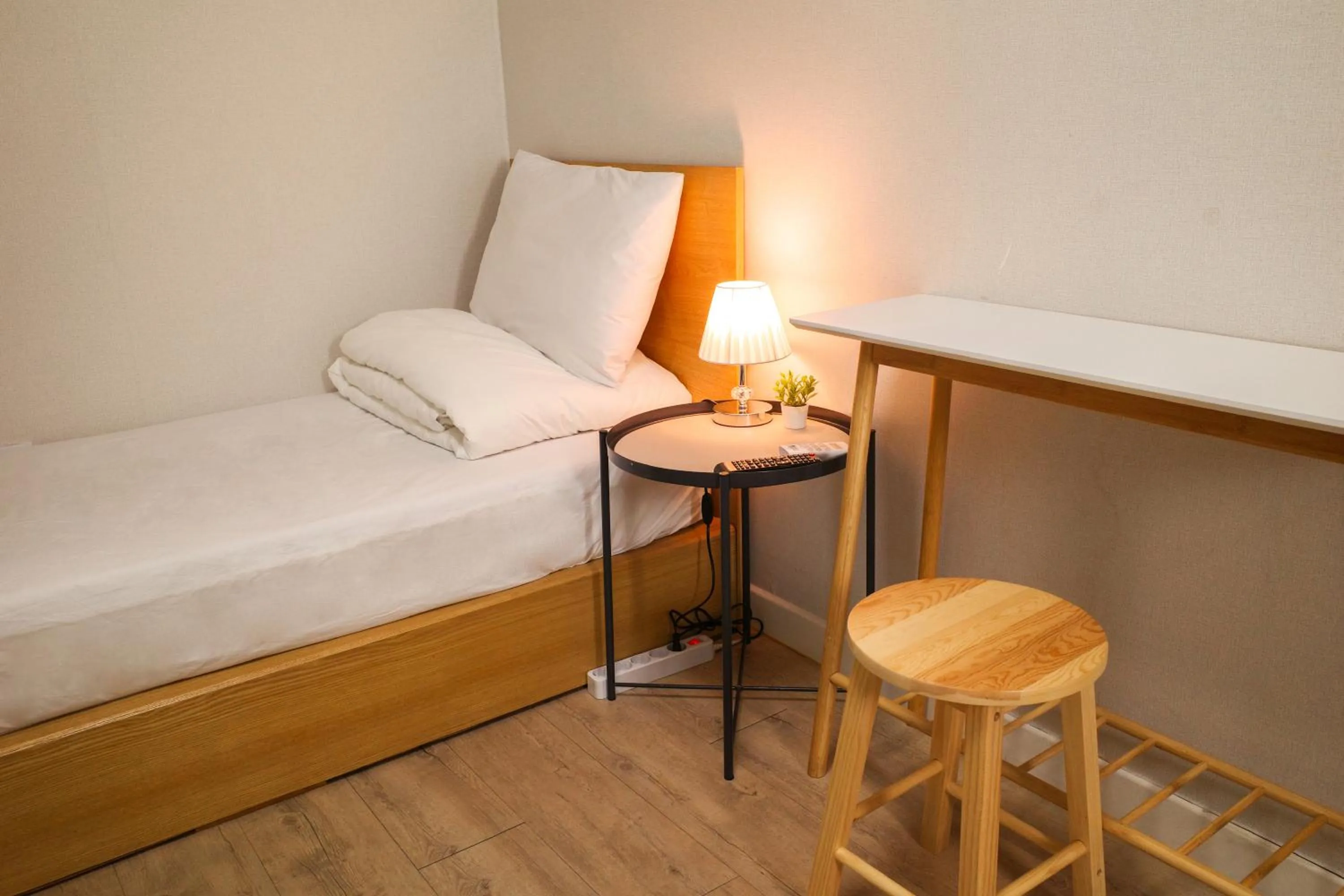 Single Room - single occupancy - No Window in Starria Hostel foreign guest only