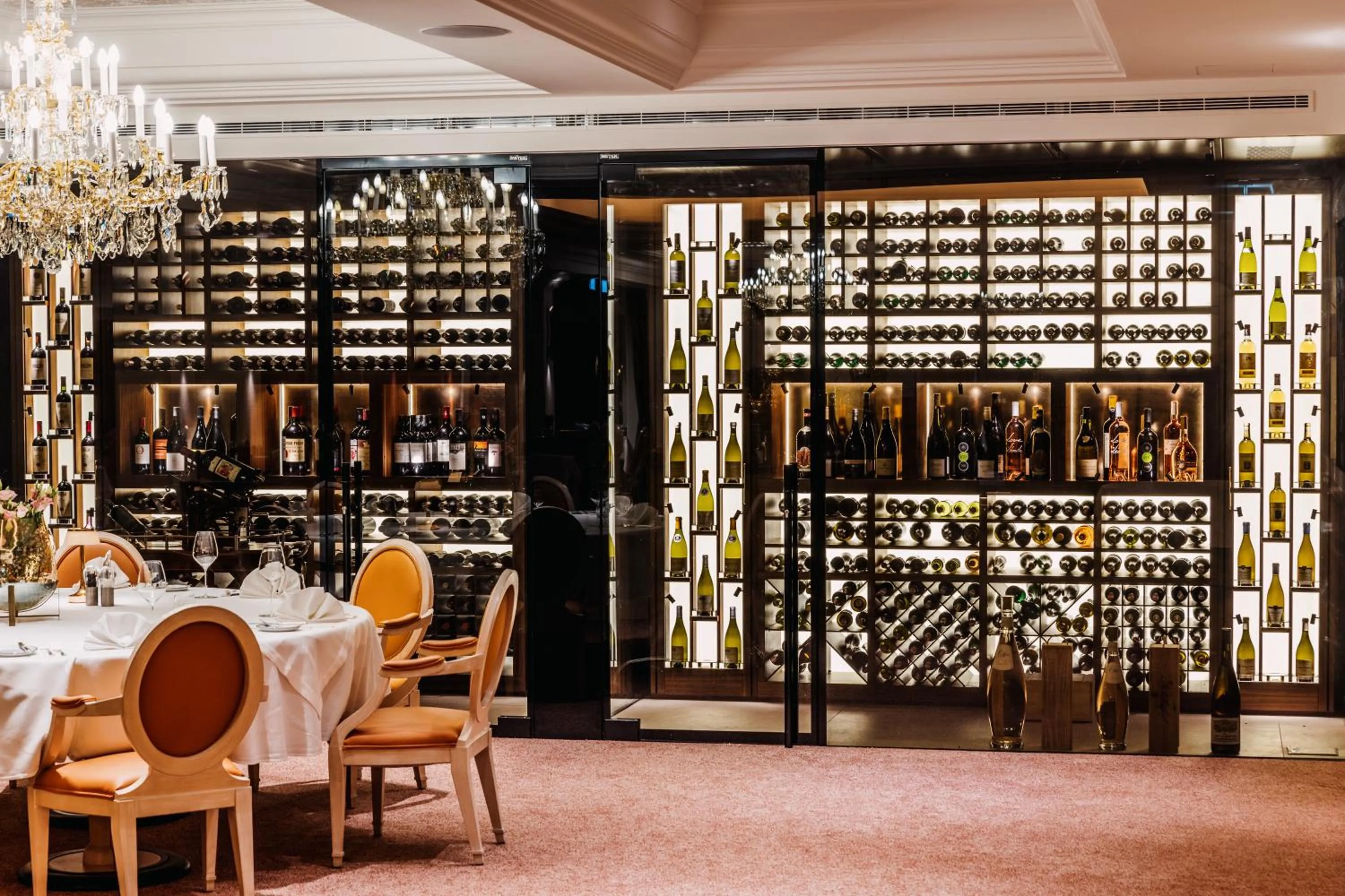 Restaurant/places to eat in Hotel Schloss Seefels