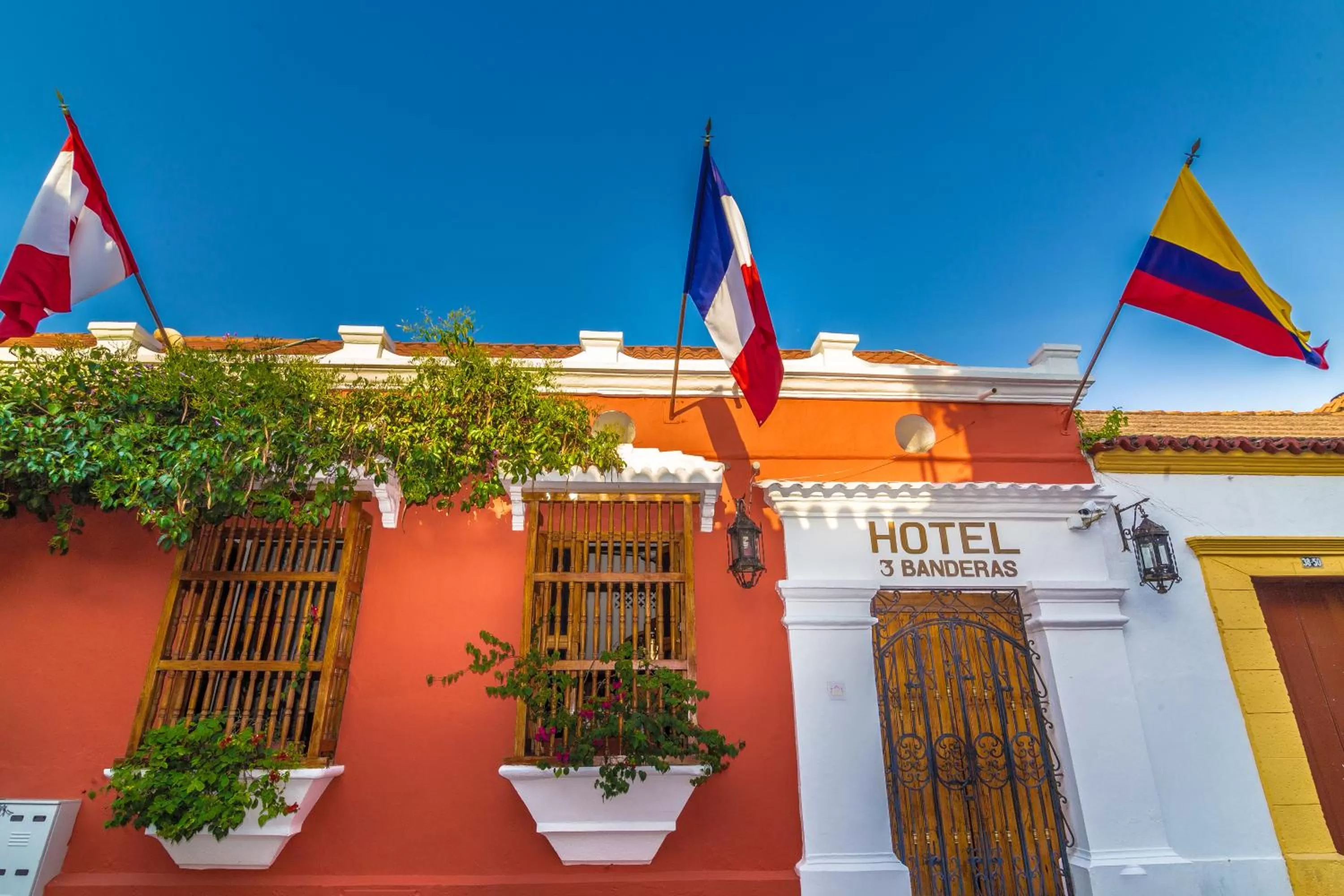 Property building in Hotel 3 Banderas