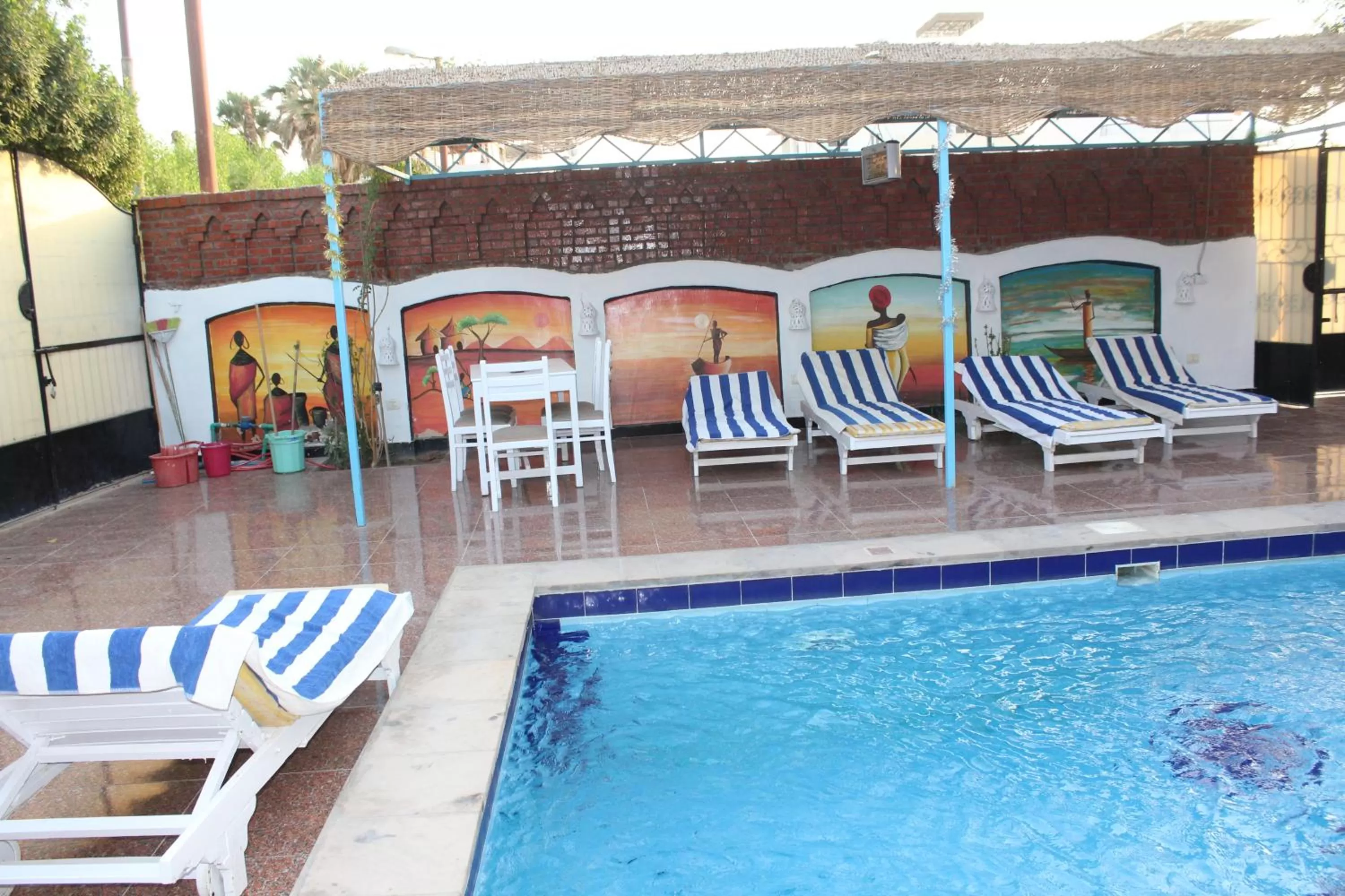 Mama Africa Apts & Studios