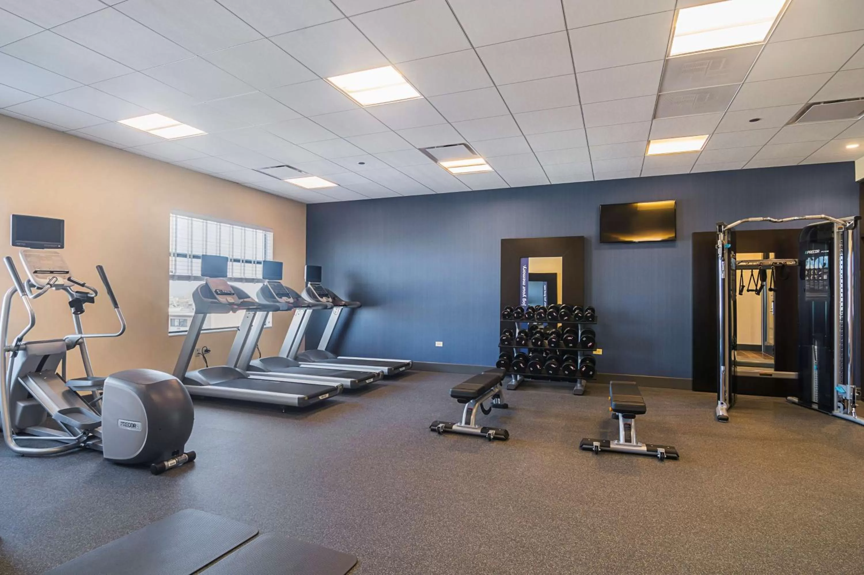 Fitness centre/facilities in Hampton Inn Chicago North-Loyola Station, Il