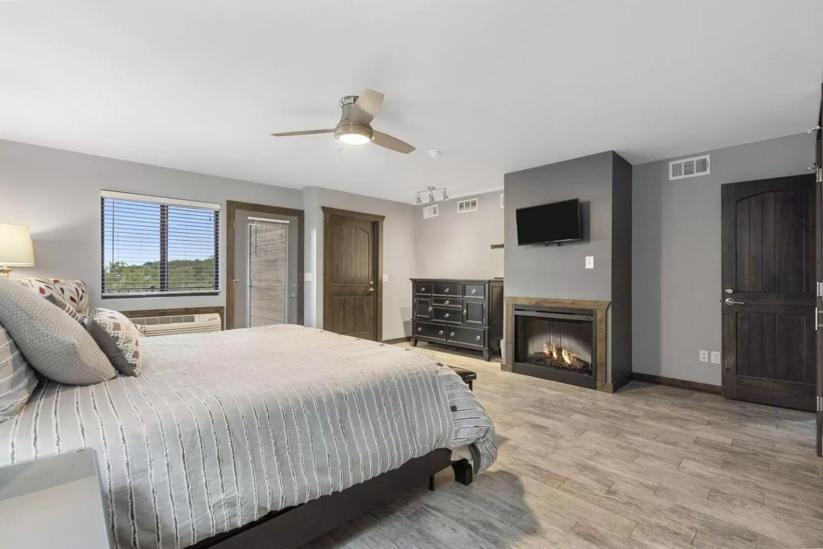 Bed in Table Rock Resorts at Indian Point