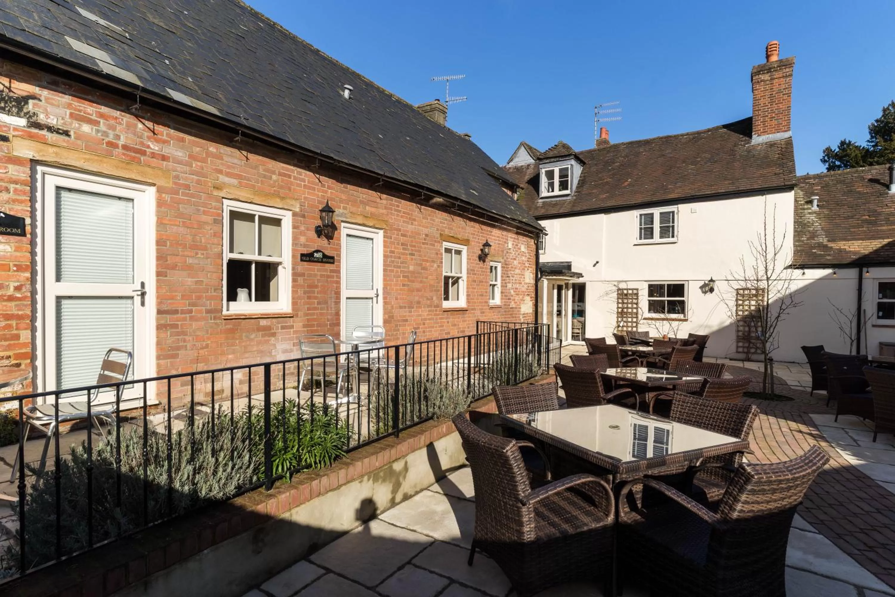 Greyhound Inn Wilton