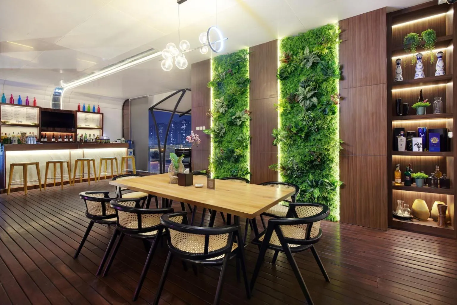 JS Luwansa Hotel & Convention Center