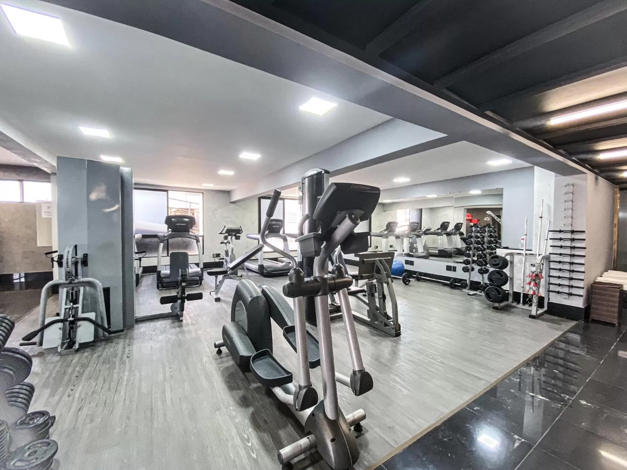 Fitness centre/facilities in Ouro Minas Hotel Belo Horizonte, Dolce by Wyndham