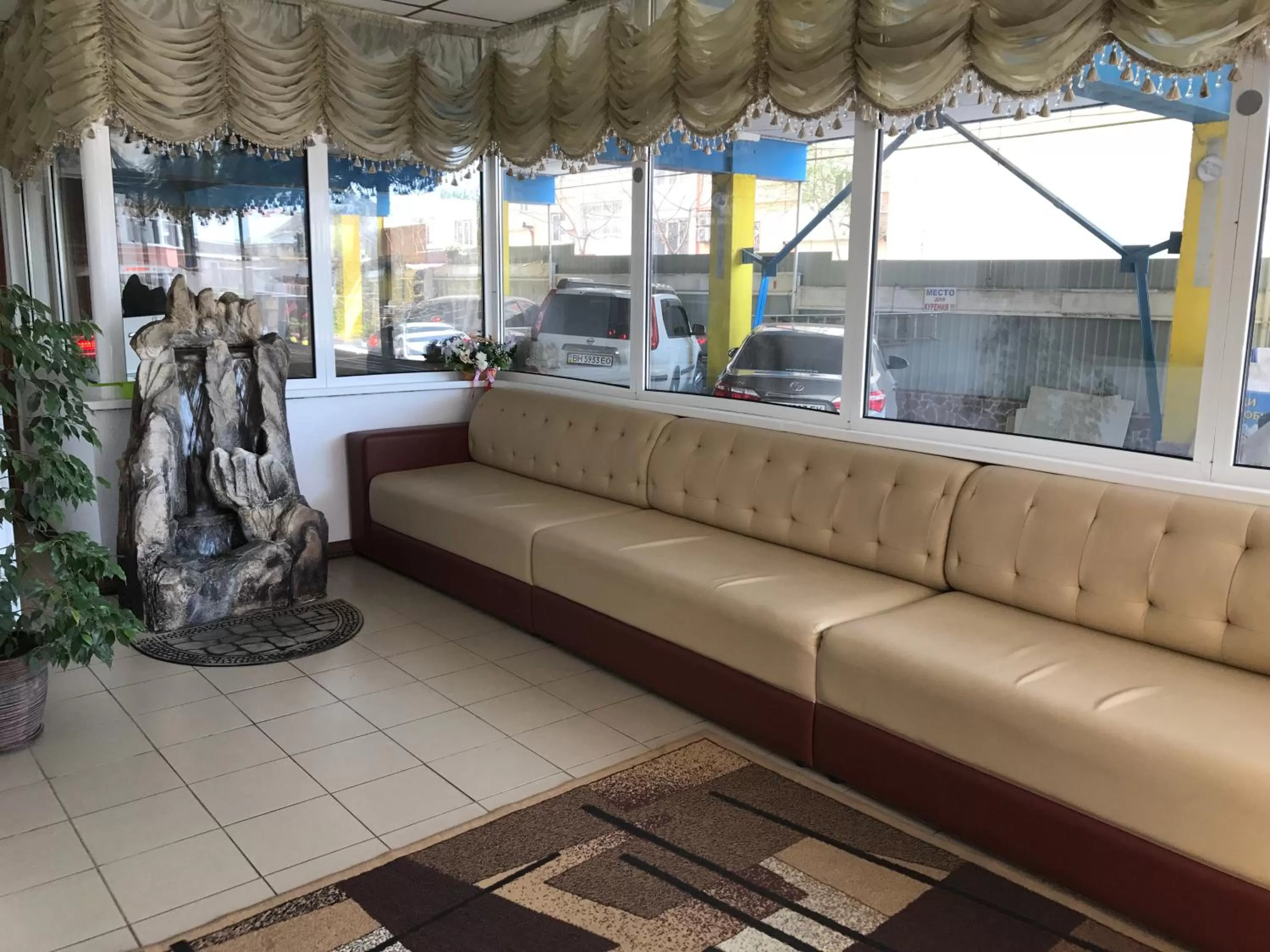 Restaurant/places to eat, Seating Area in Galian Hotel