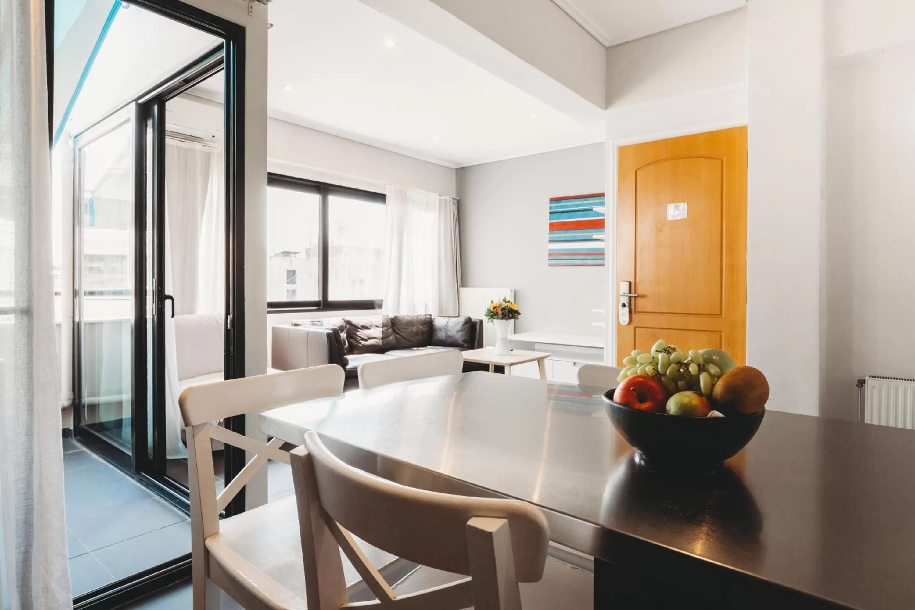 Photo of the whole room in Athens Studios