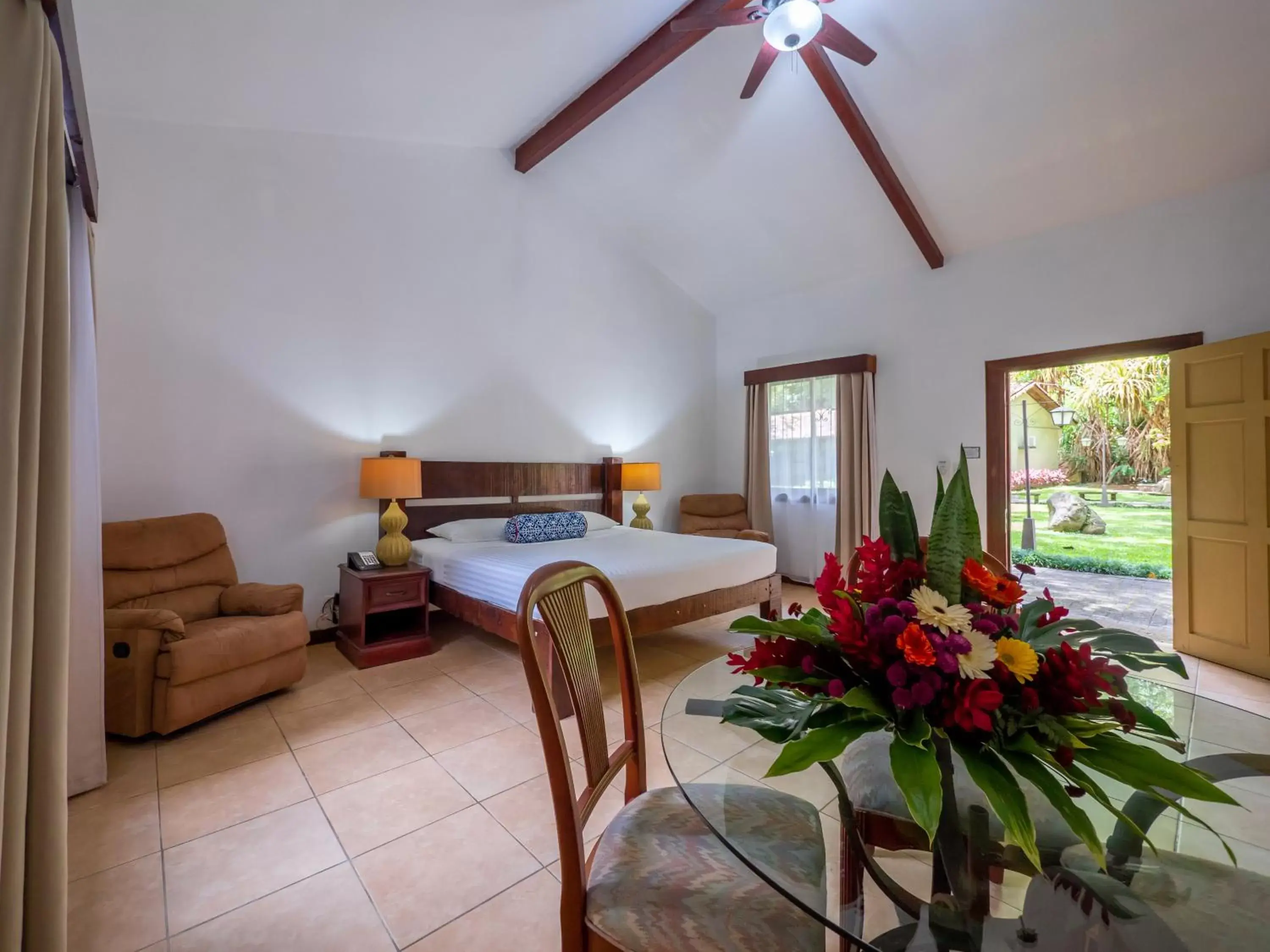 Deluxe King in Villa Lapas Jungle Village Deluxe King in Villa Lapas Jungle Village