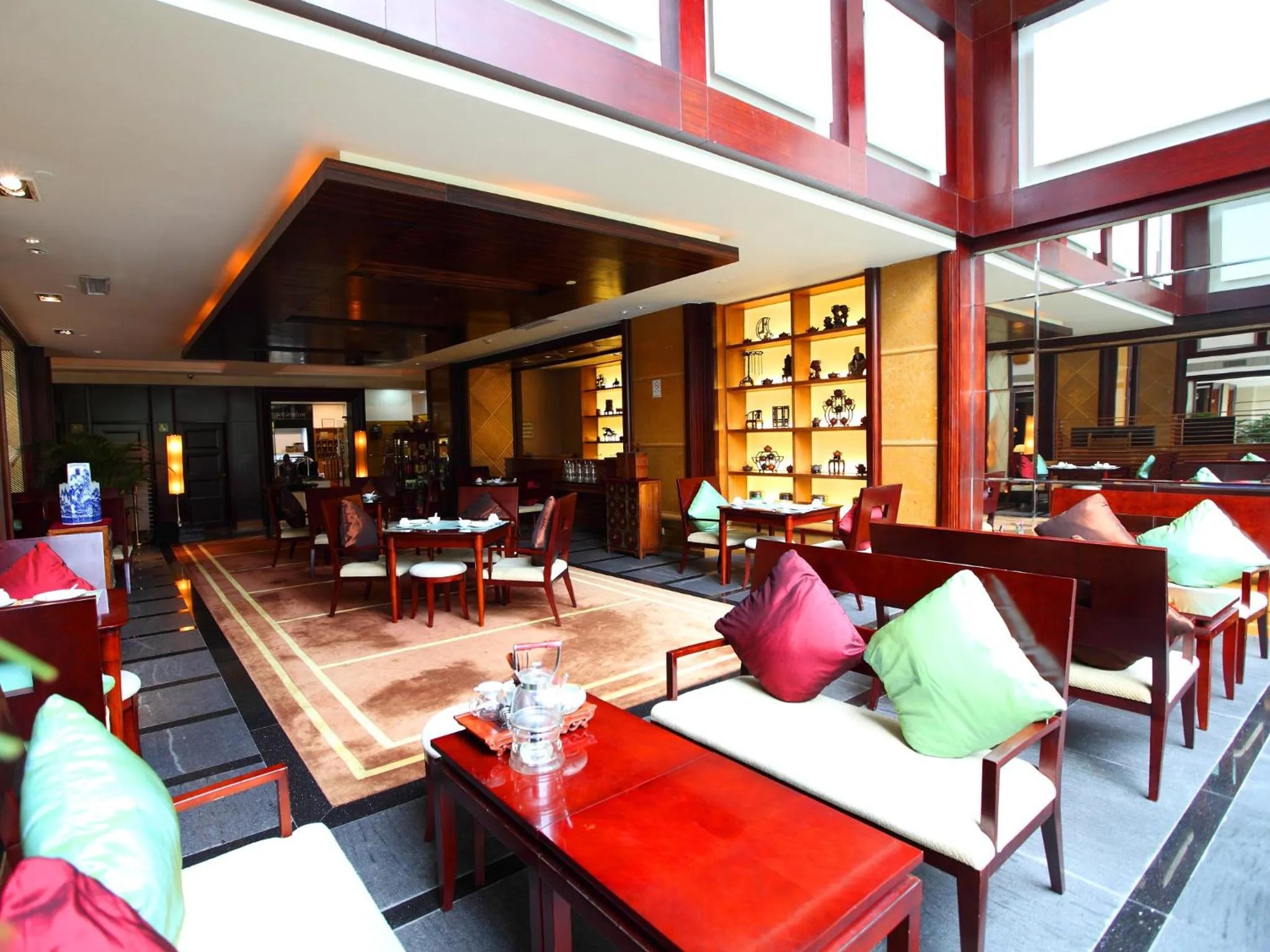 Restaurant/places to eat in Grand International Hotel