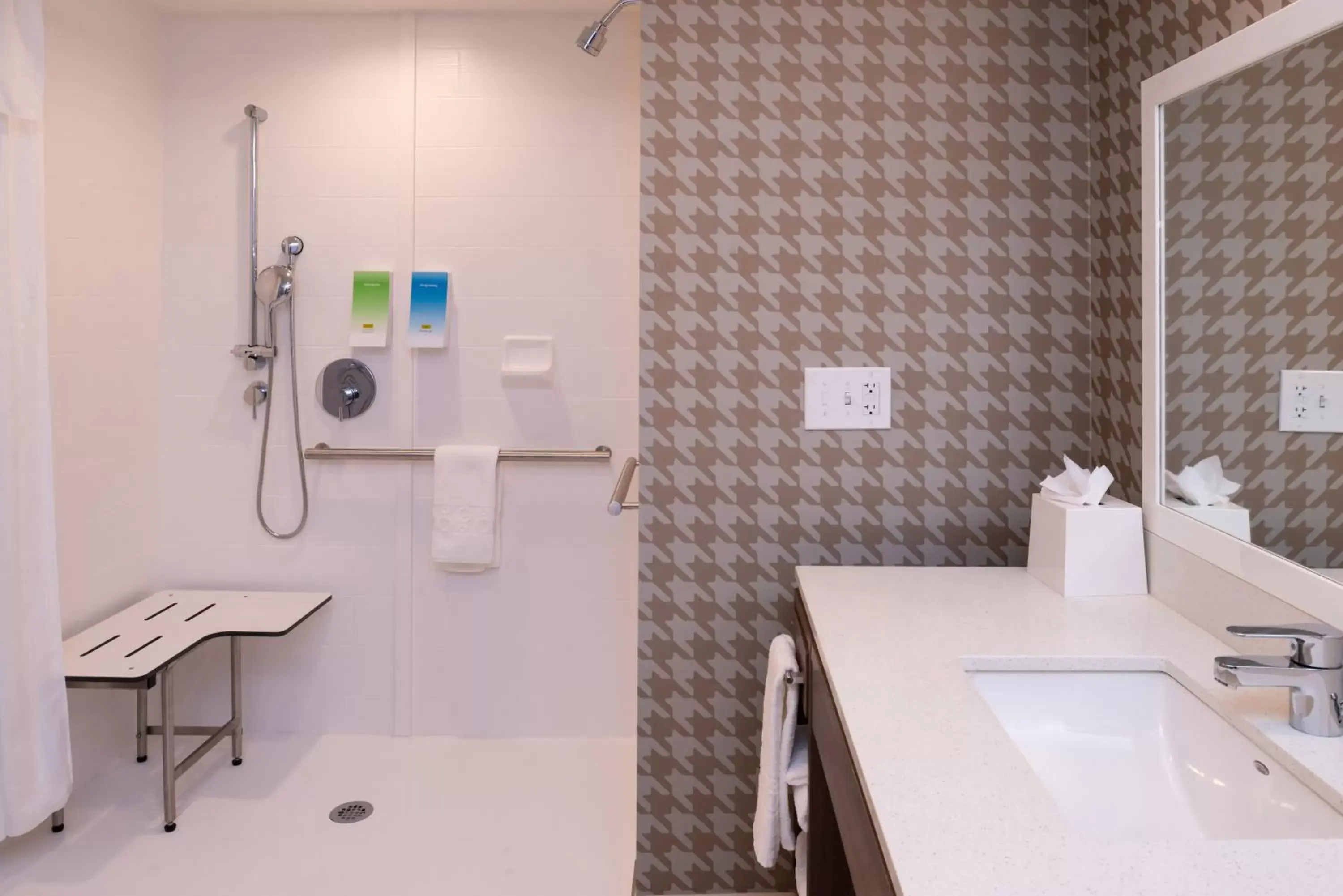 Queen Studio with Two Queen Beds - Non-Smoking in Home2 Suites By Hilton Columbus/West, OH Queen Studio with Two Queen Beds - Non-Smoking in Home2 Suites By Hilton Columbus/West, OH