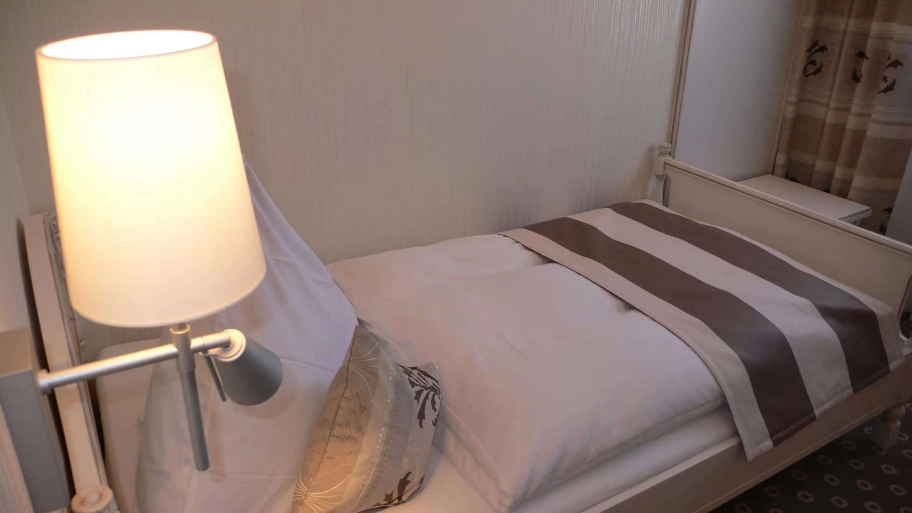 Bed in Hotel-Restaurant Arneggers Adler