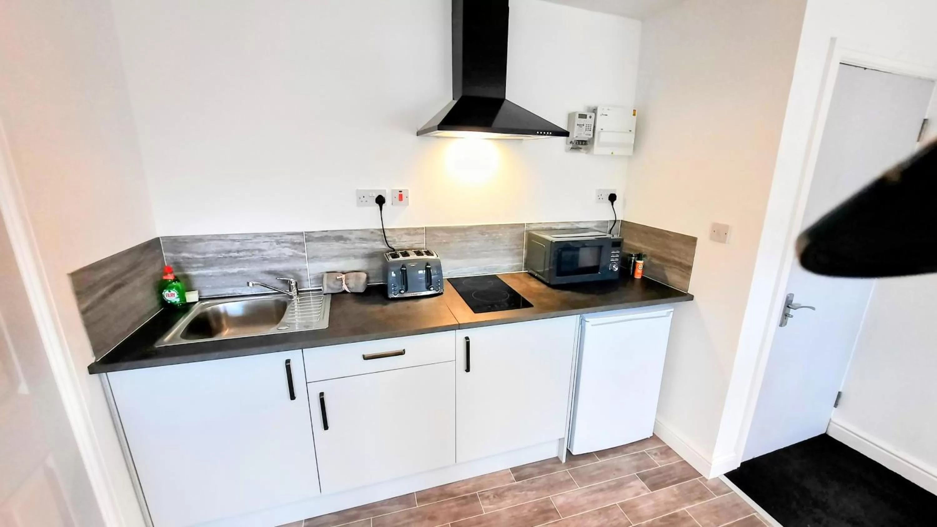 Kitchen or kitchenette, Kitchen/Kitchenette in Burford Road - Stay. Sleep. Rest.