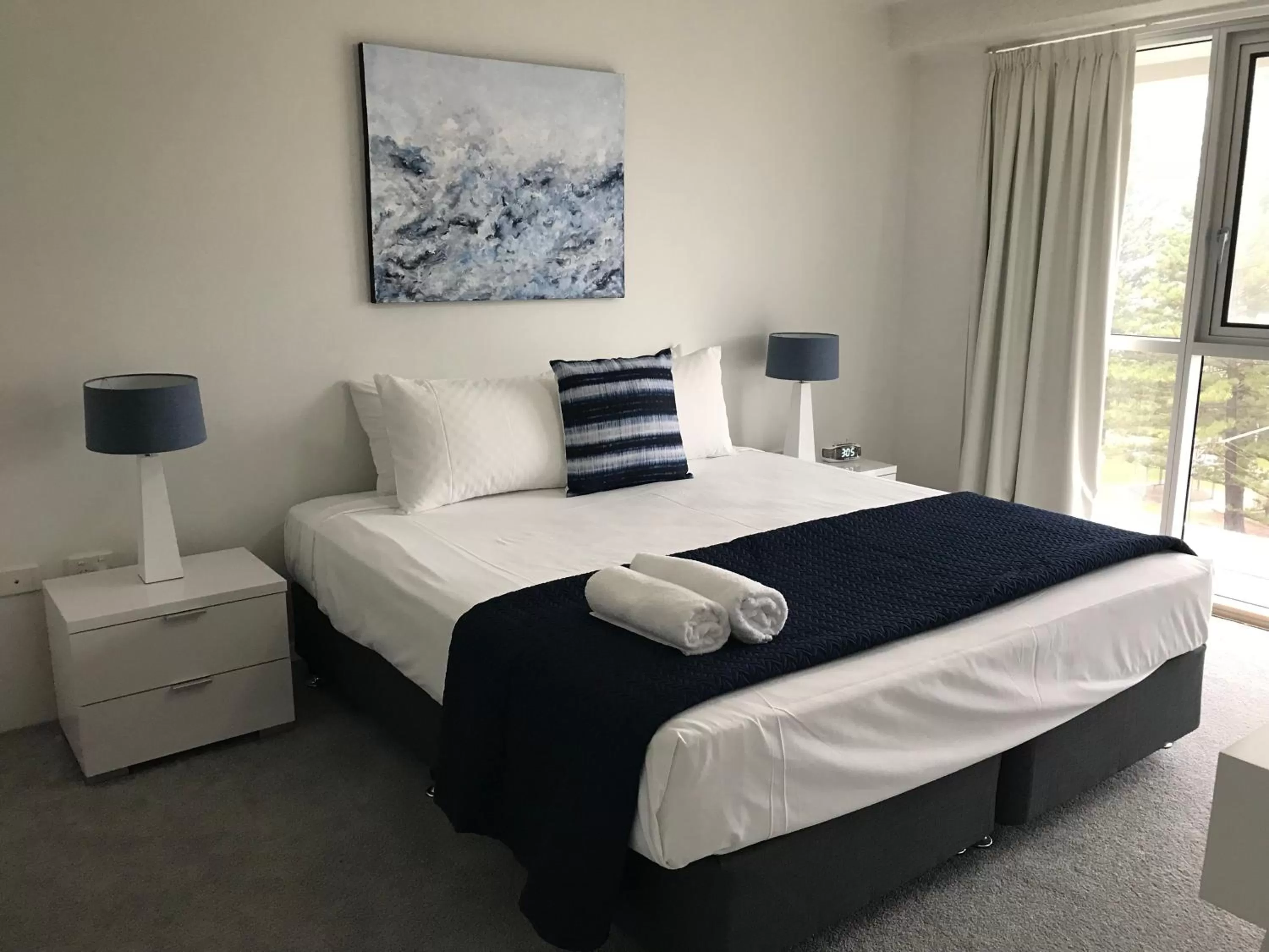 Bedroom, Bed in Solnamara Beachfront Apartments