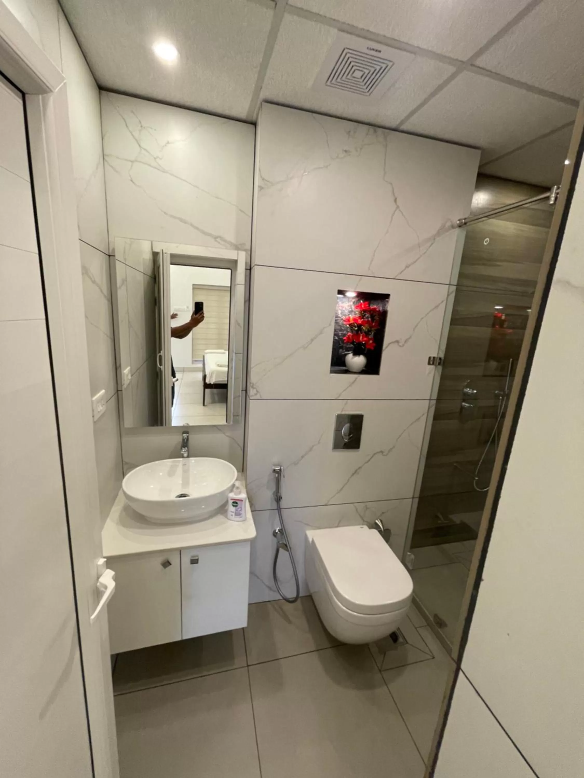 Bathroom in Garden Bay Resort