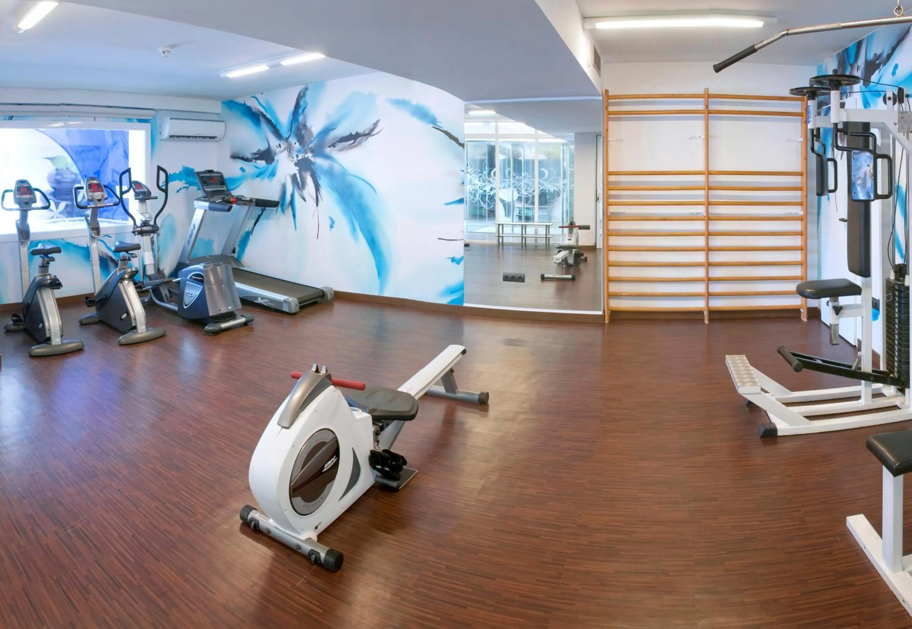Fitness centre/facilities in GHT Oasis Park & Spa