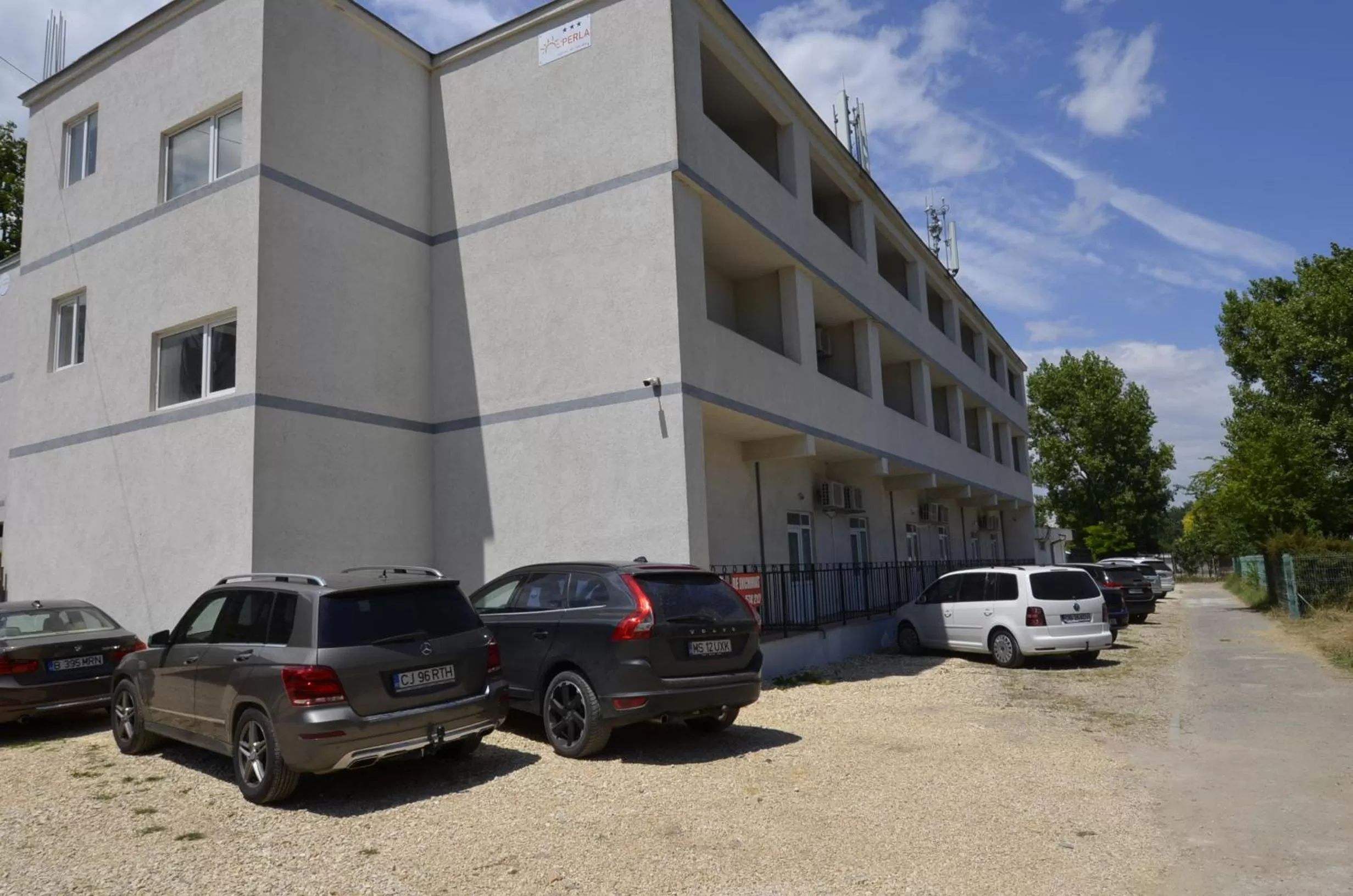 Property building in Perla