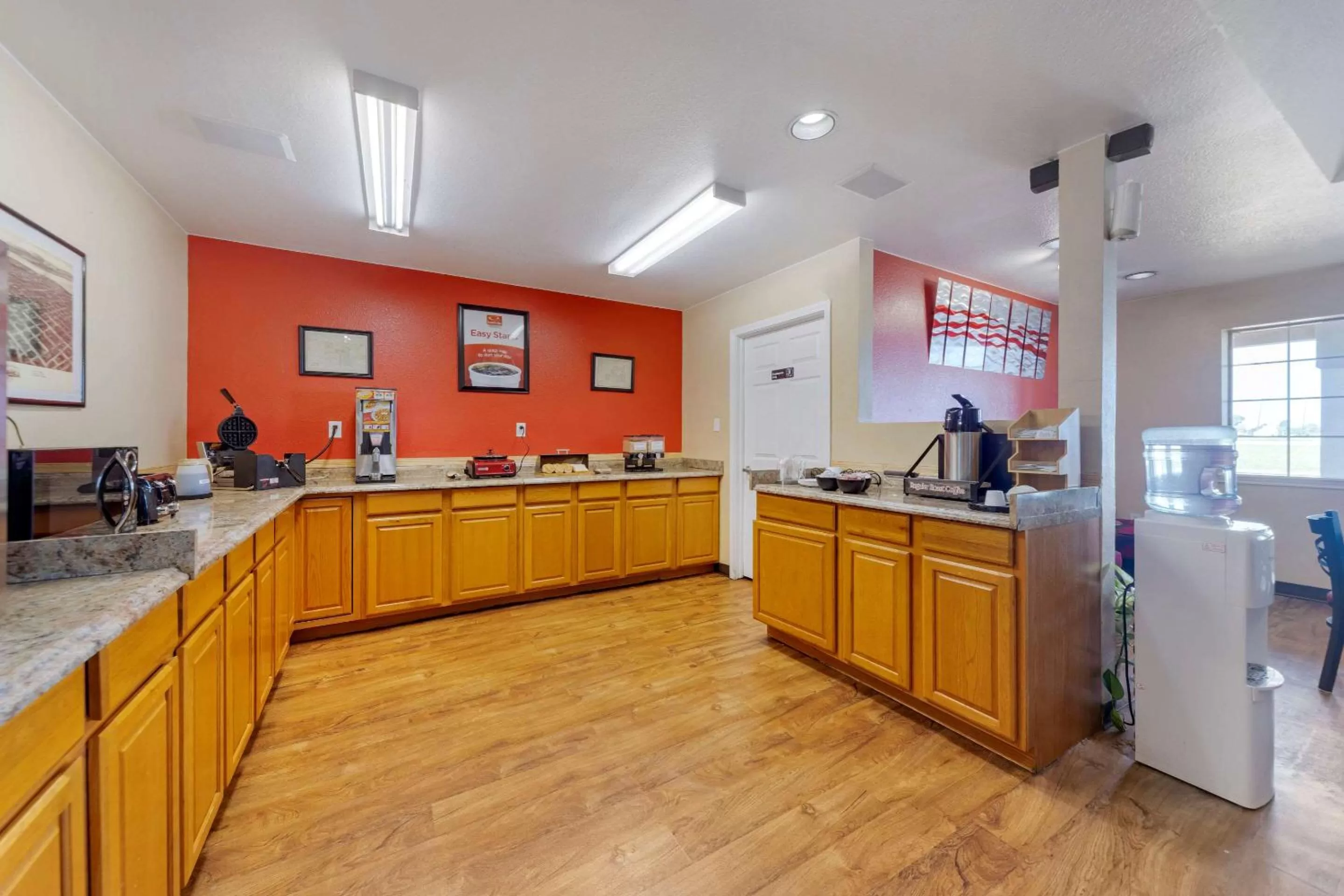 Restaurant/places to eat in Econo Lodge Pryor