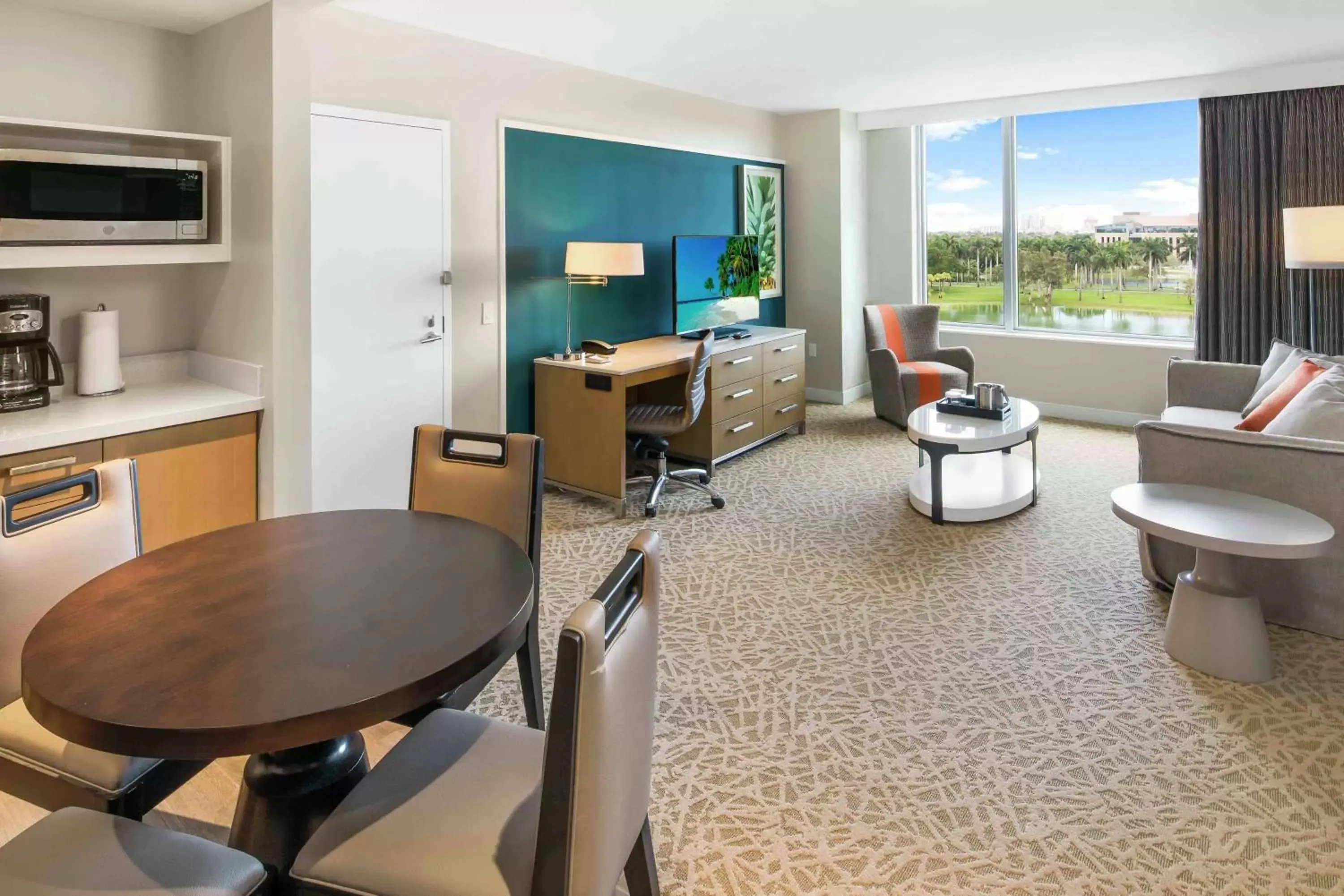 Queen Suite with Two Queen Beds - Non-Smoking in Hilton Miami Dadeland Queen Suite with Two Queen Beds - Non-Smoking in Hilton Miami Dadeland