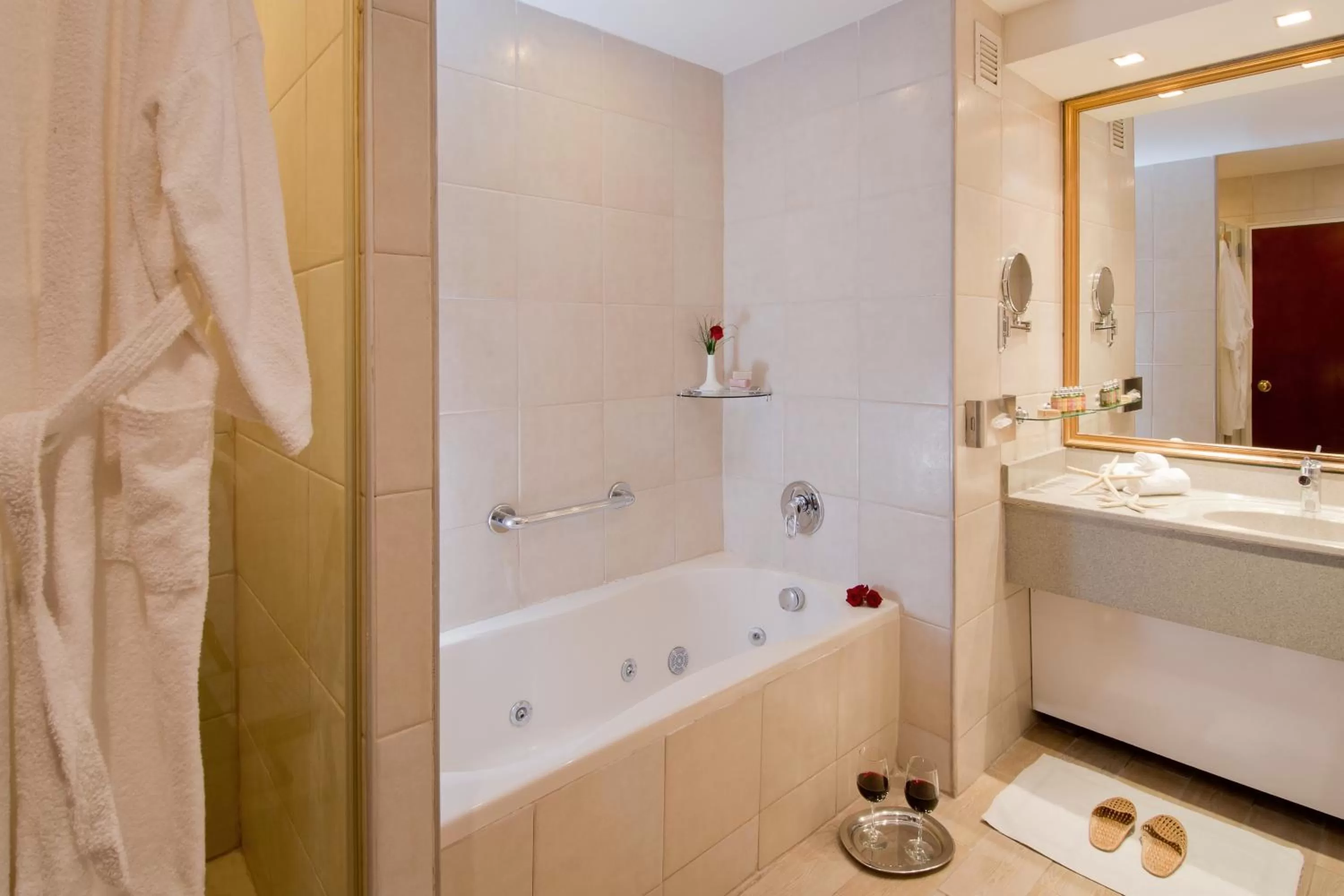 Bathroom in Leonardo Plaza Hotel Jerusalem