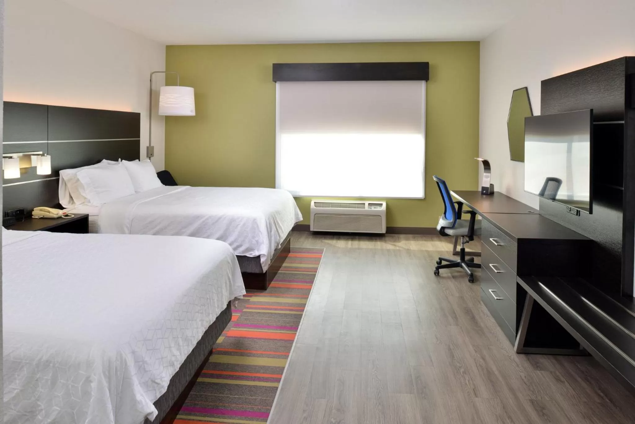 Photo of the whole room, Bed in Holiday Inn Express Hotel & Suites Carthage by IHG