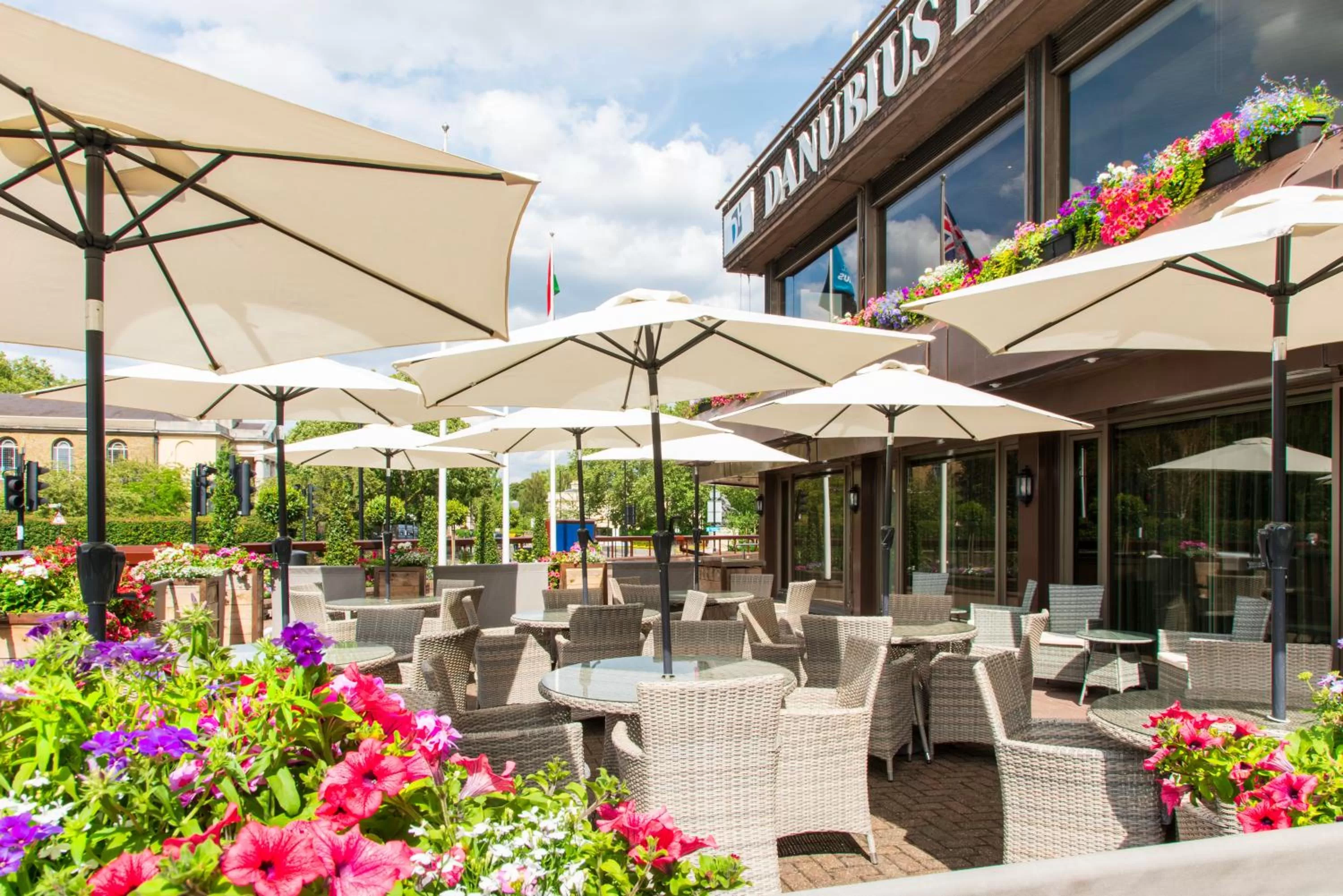 Patio in Danubius Hotel Regents Park