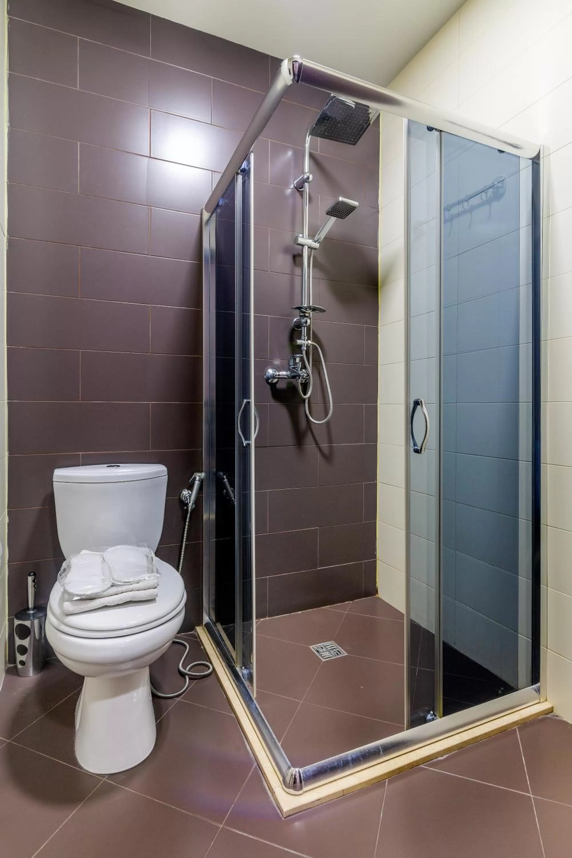 Shower in Hotel Marlyn