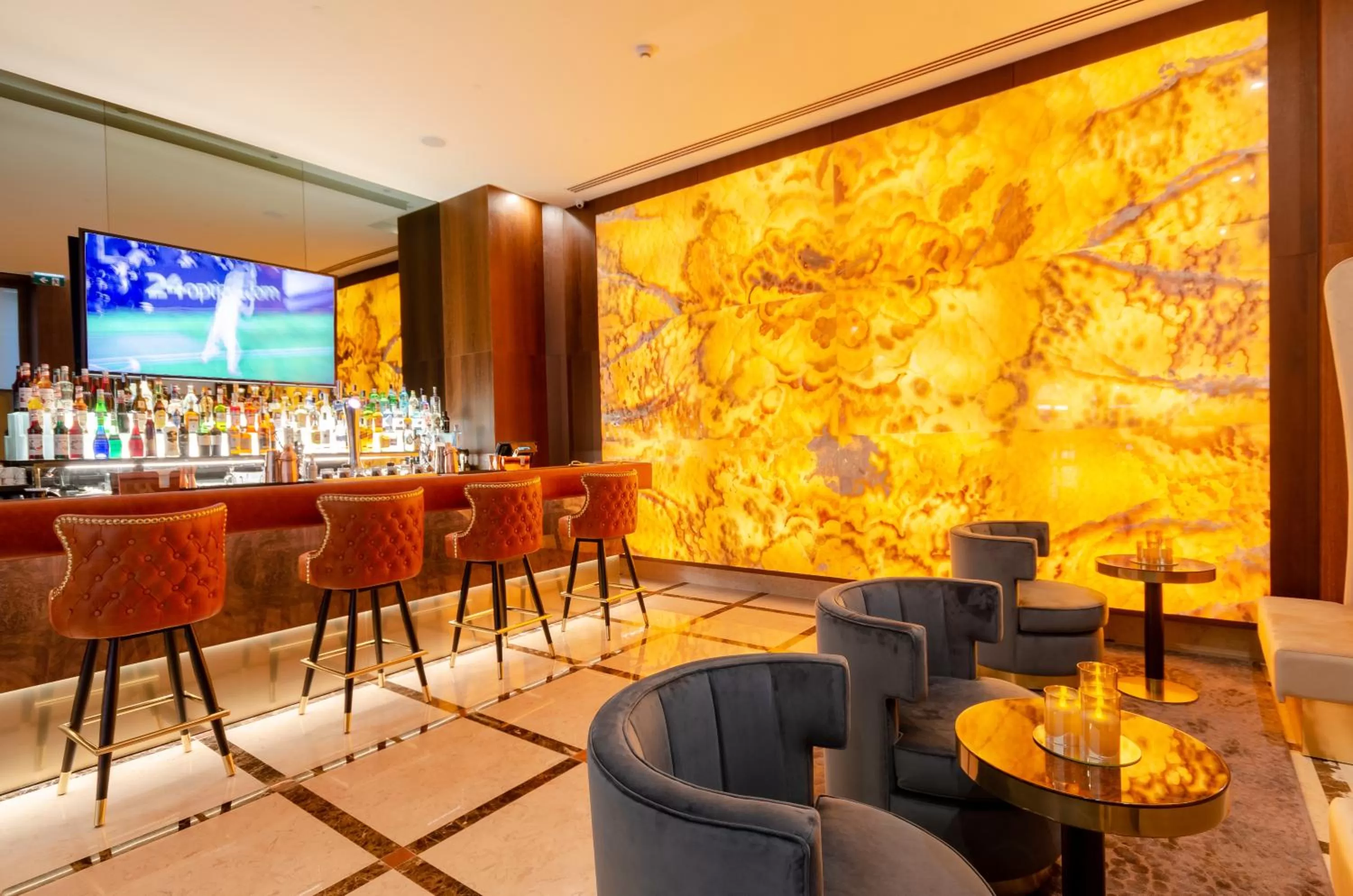 Lounge or bar in TURIM Boulevard Hotel