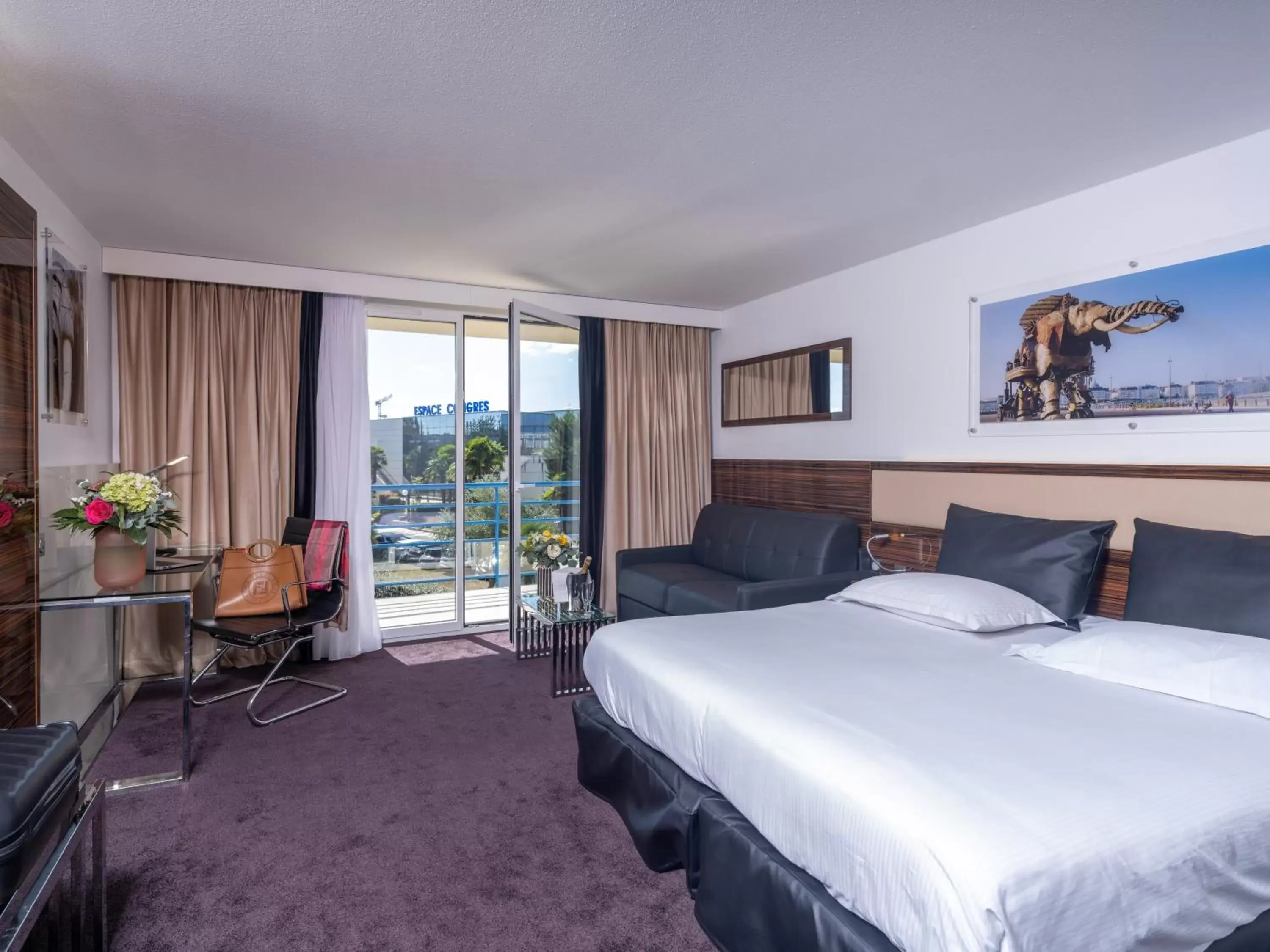 Deluxe Double Room in Westotel Nantes Atlantique Deluxe Double Room in Westotel Nantes Atlantique