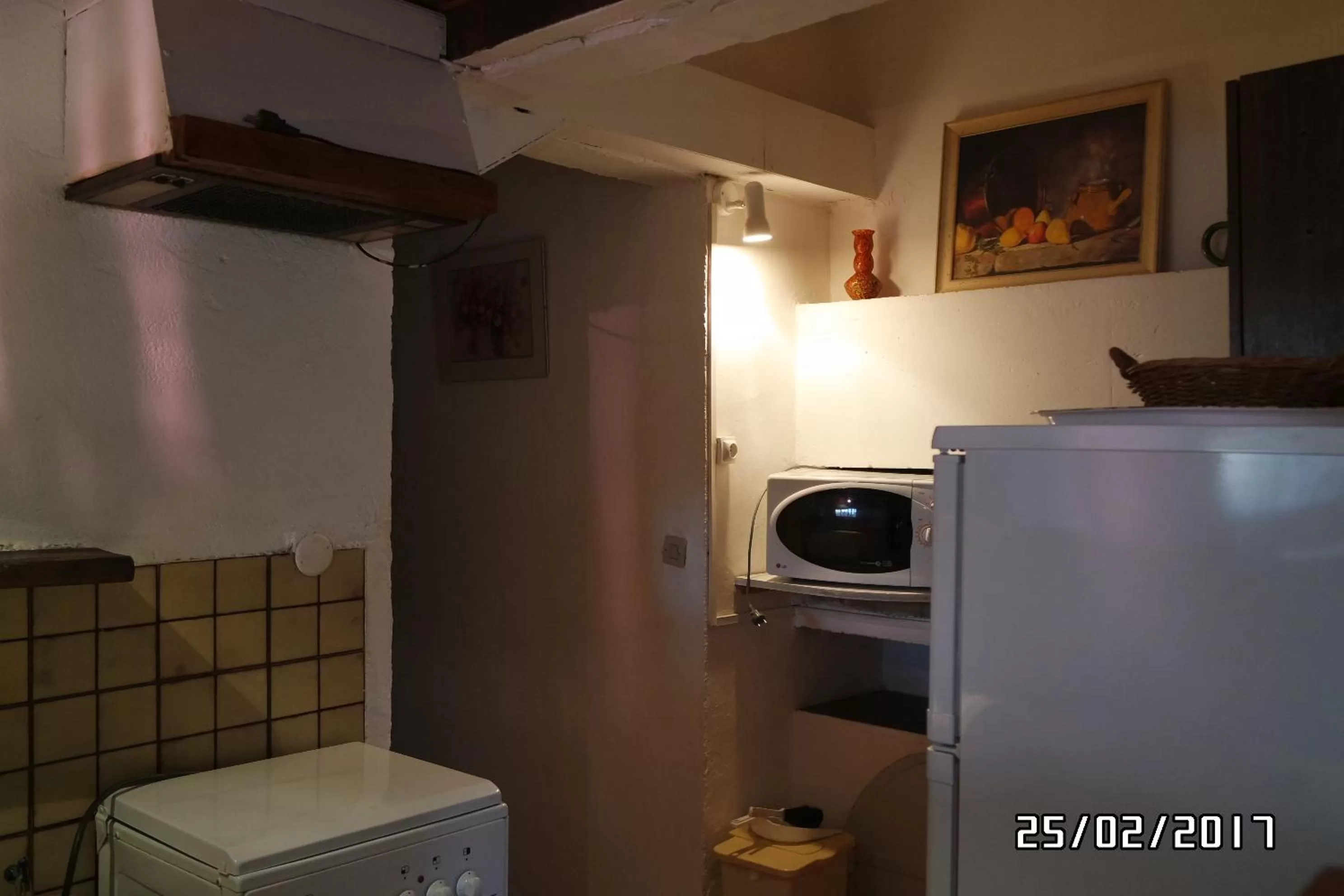 Kitchen or kitchenette in Mas Grimaud - Gîte- Studio et chambres d'hôtes familiales