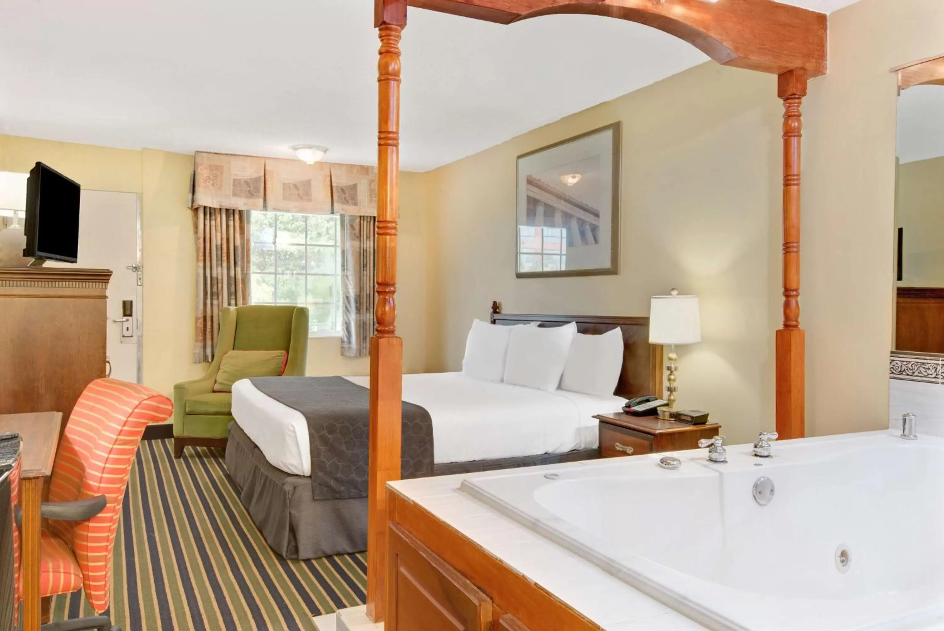 King Studio Suite - Non-Smoking in Days Inn by Wyndham Towson