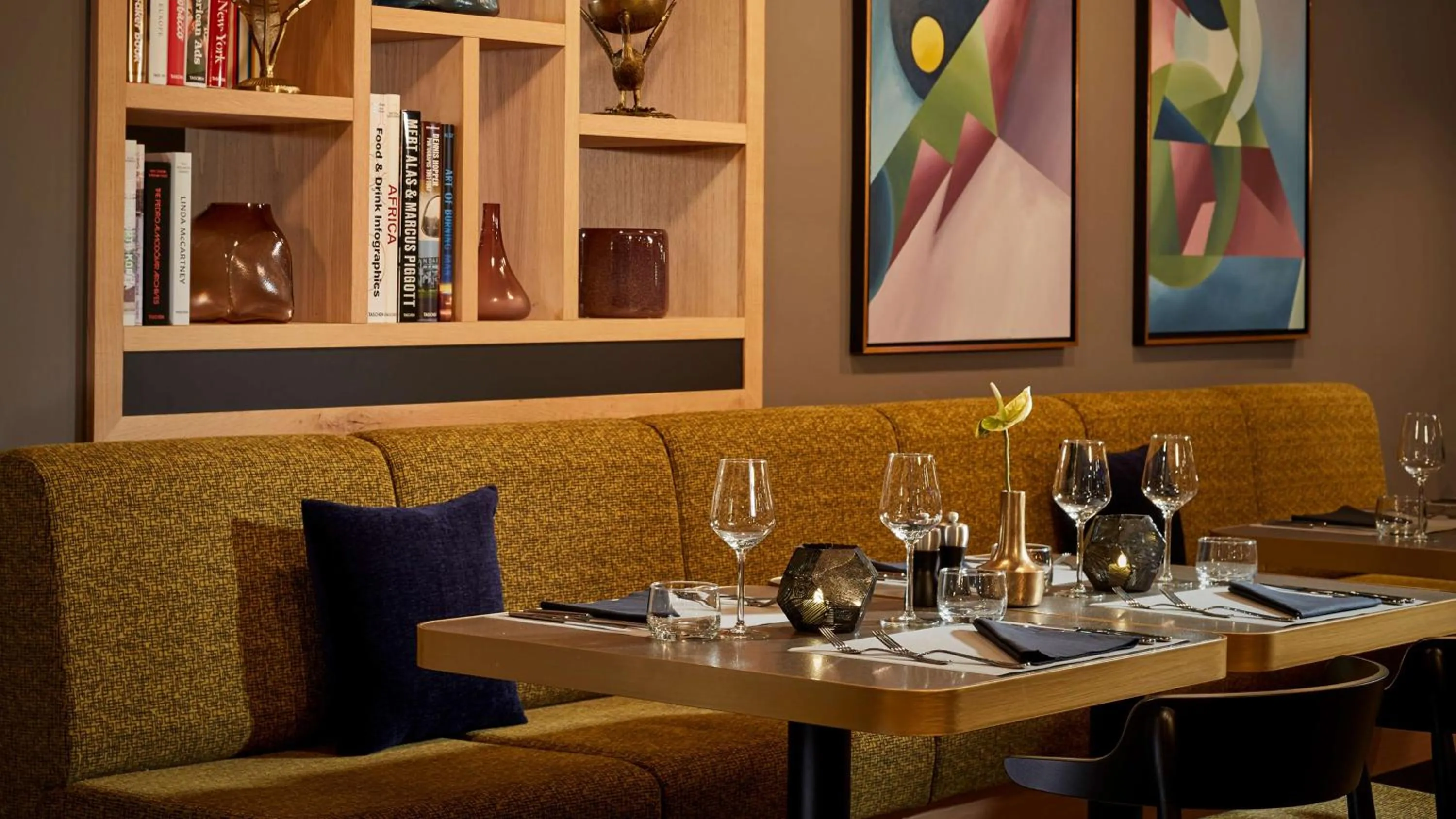 Restaurant/places to eat in Park Plaza Utrecht