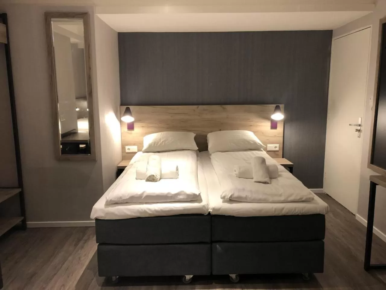 Bed in Facade Hotel Amsterdam