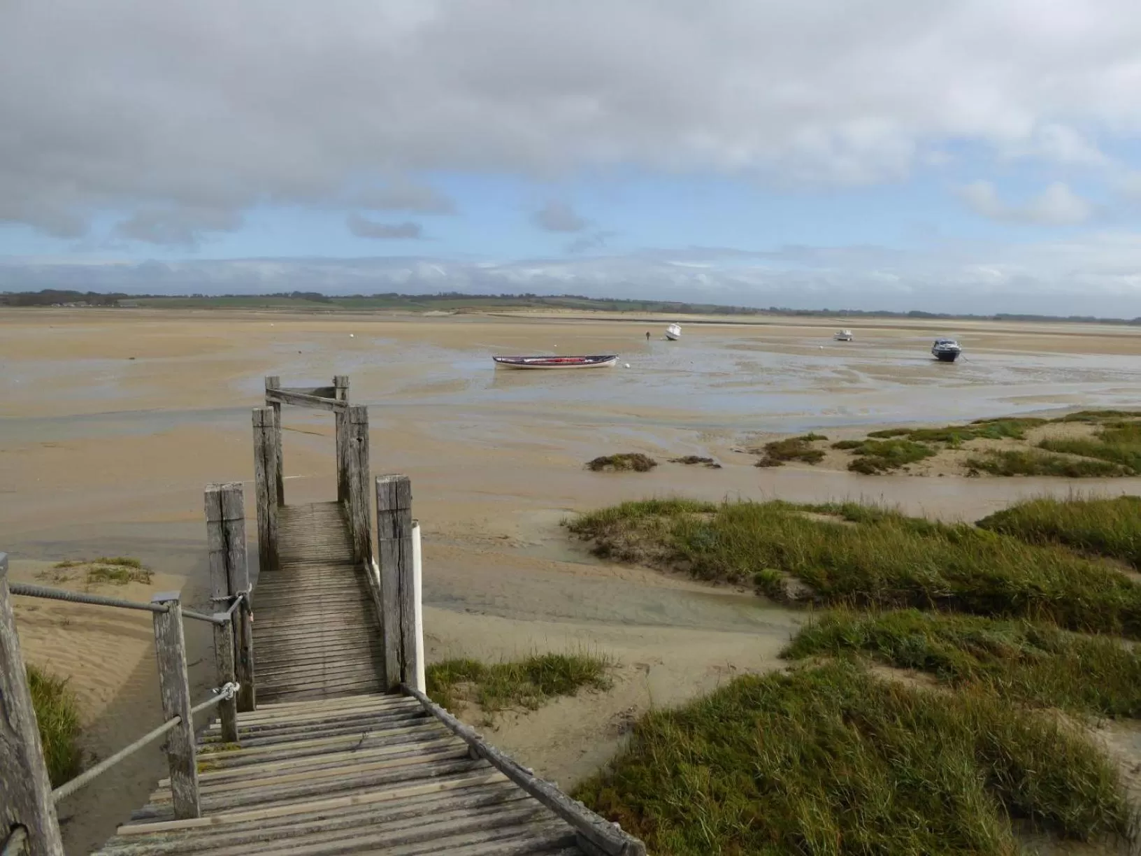 Natural landscape in lesroses1680