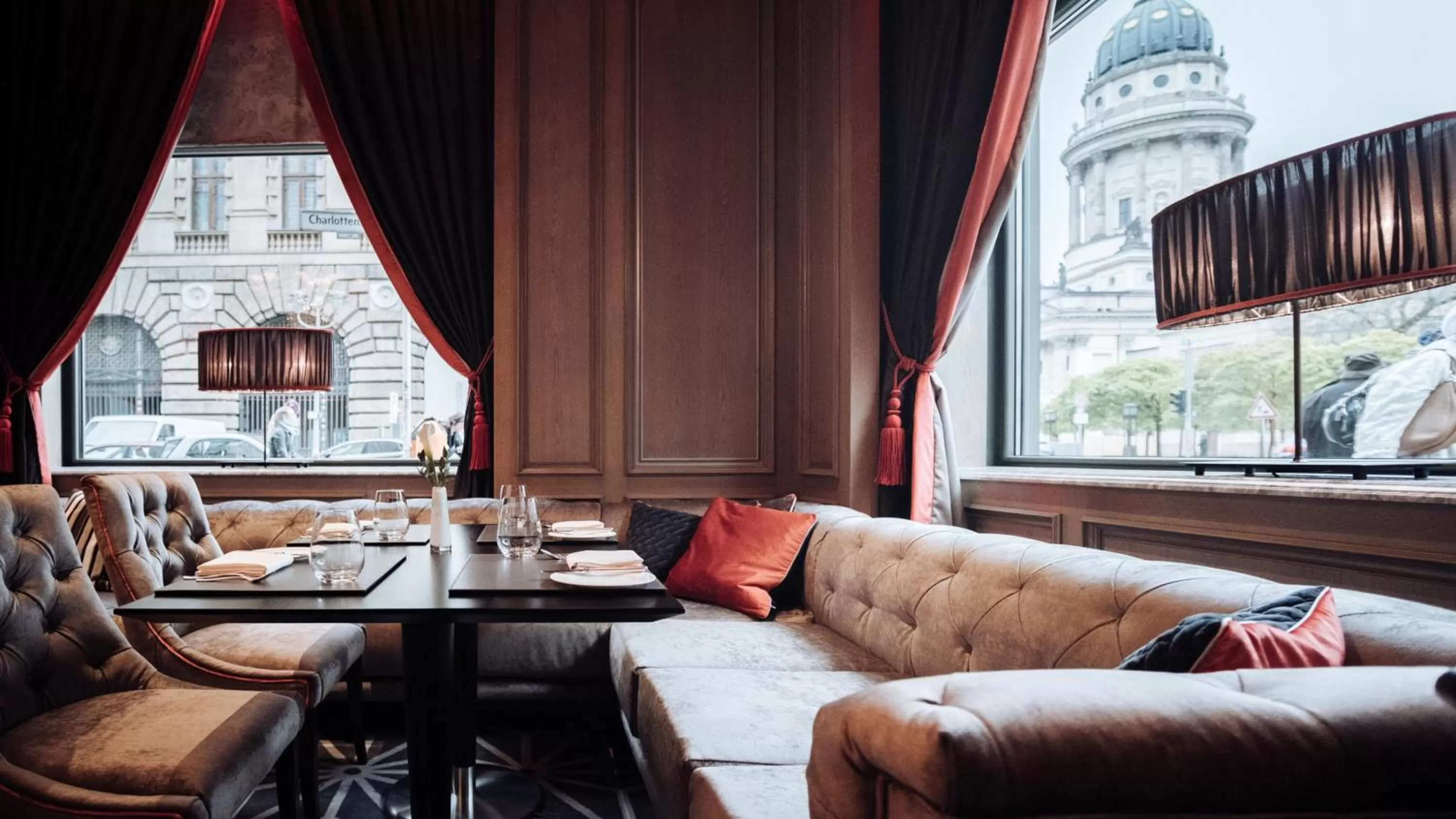 Restaurant/places to eat in Regent Berlin by IHG