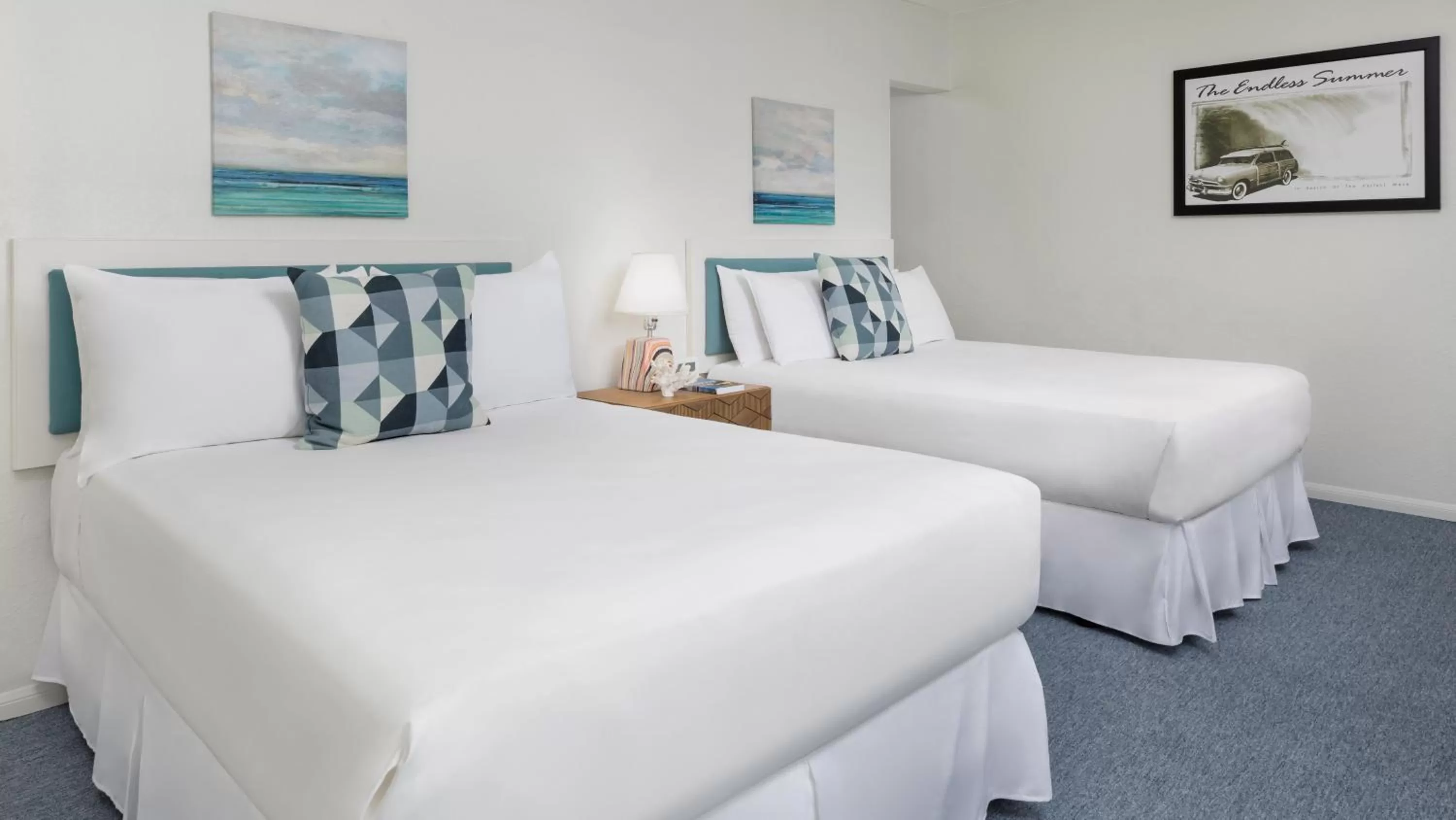 Photo of the whole room, Bed in Pacific Edge Hotel on Laguna Beach