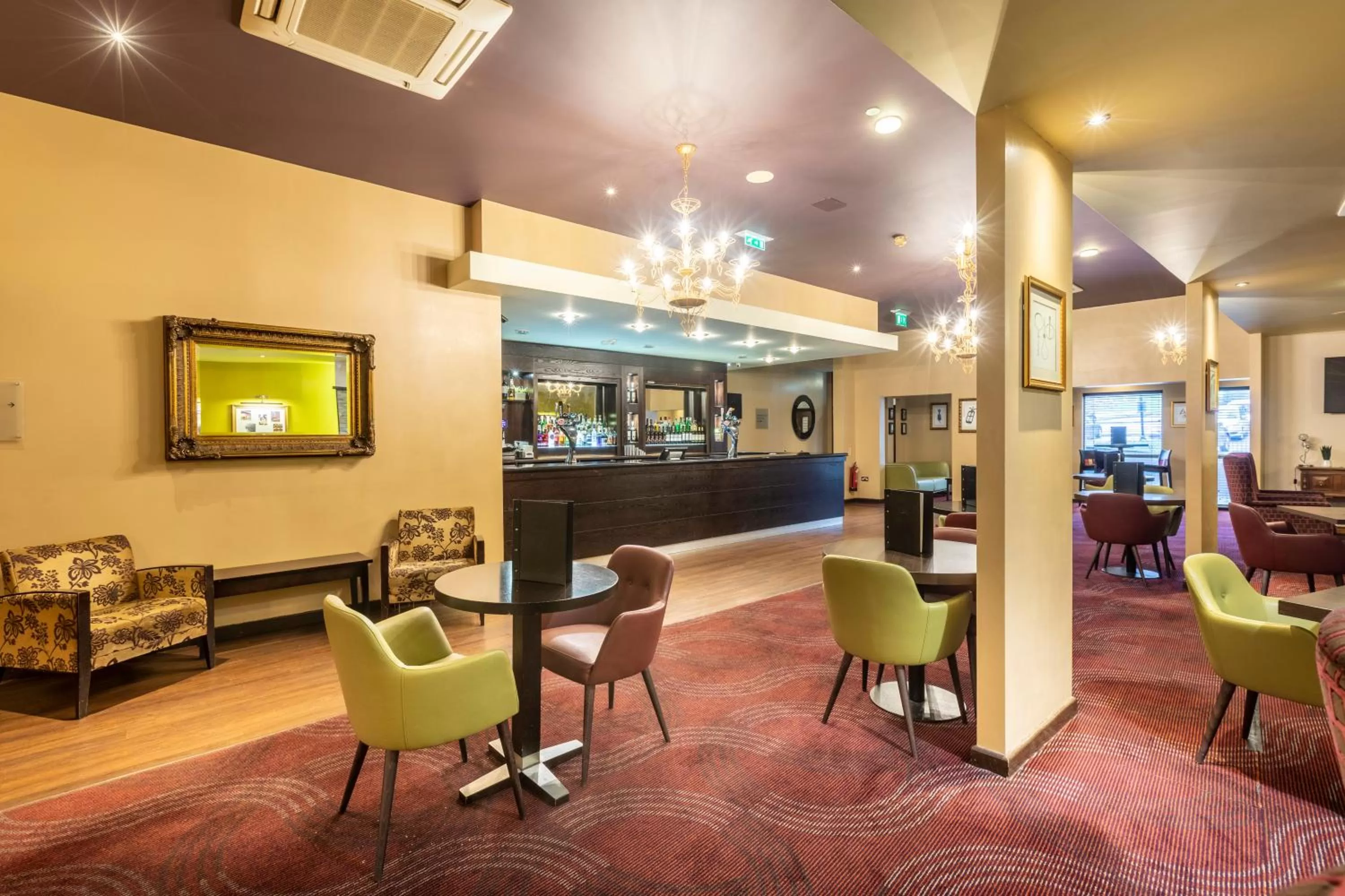 Lounge or bar in Gloucester Robinswood Hotel, BW Signature Collection