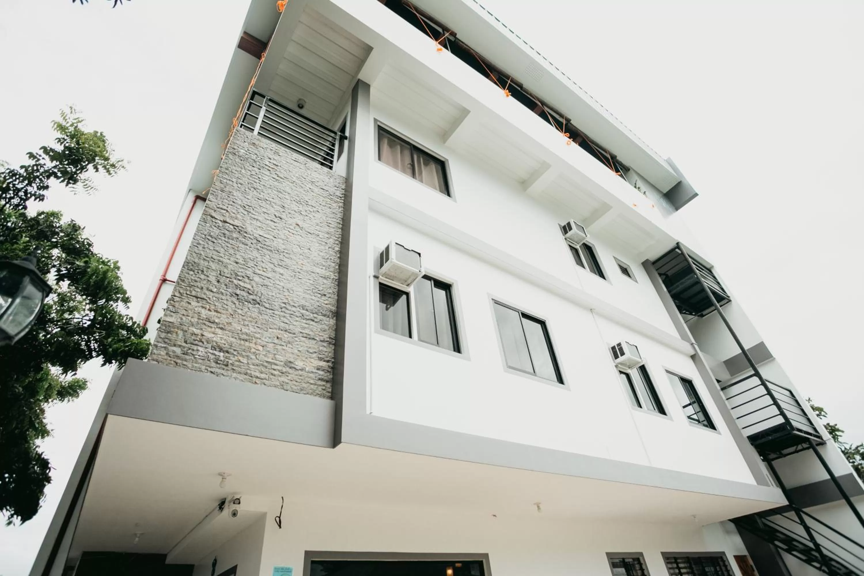 Property building in Kingswick Residences & Lodge