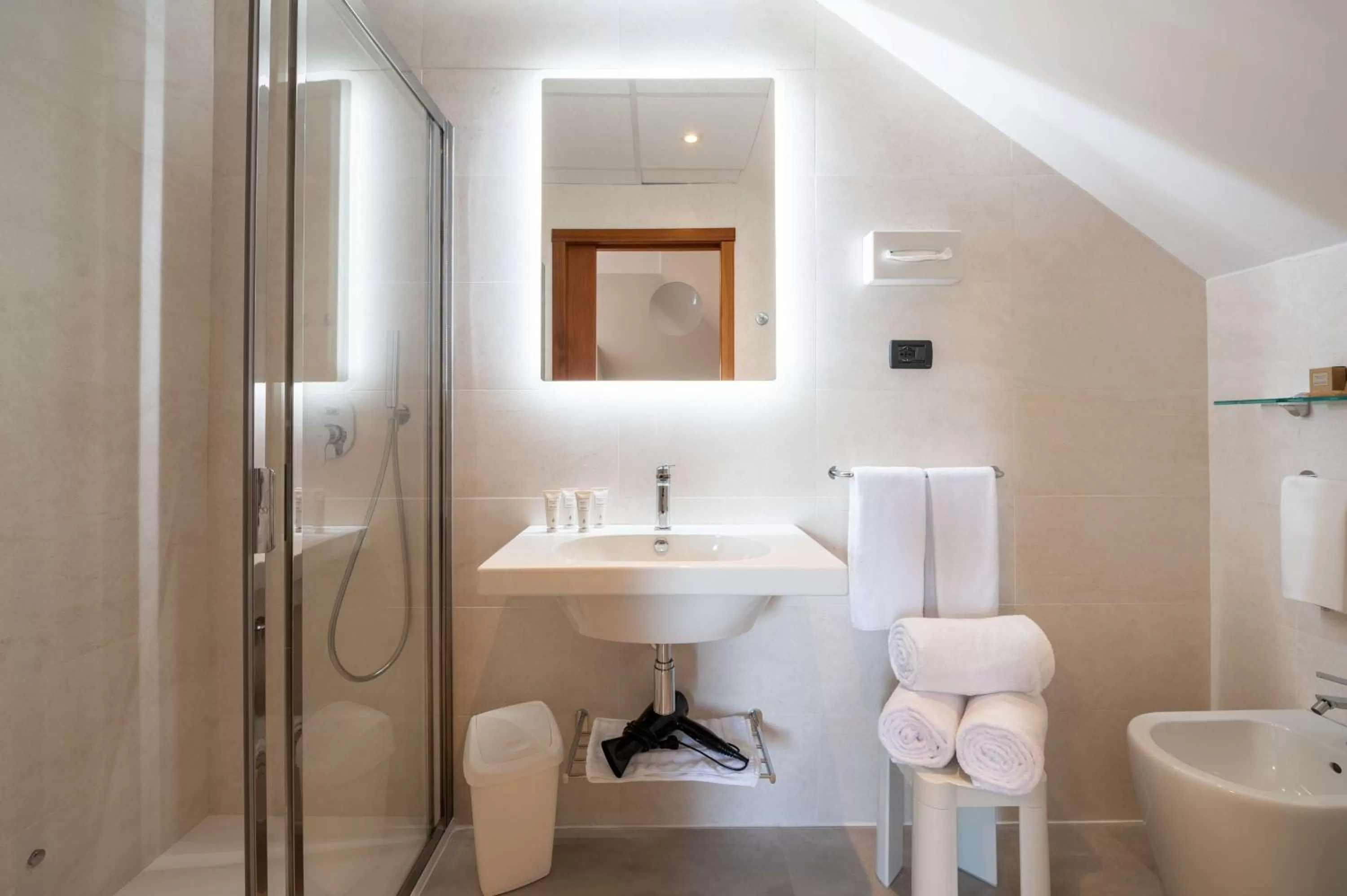 Toilet in Best Western Regina Elena