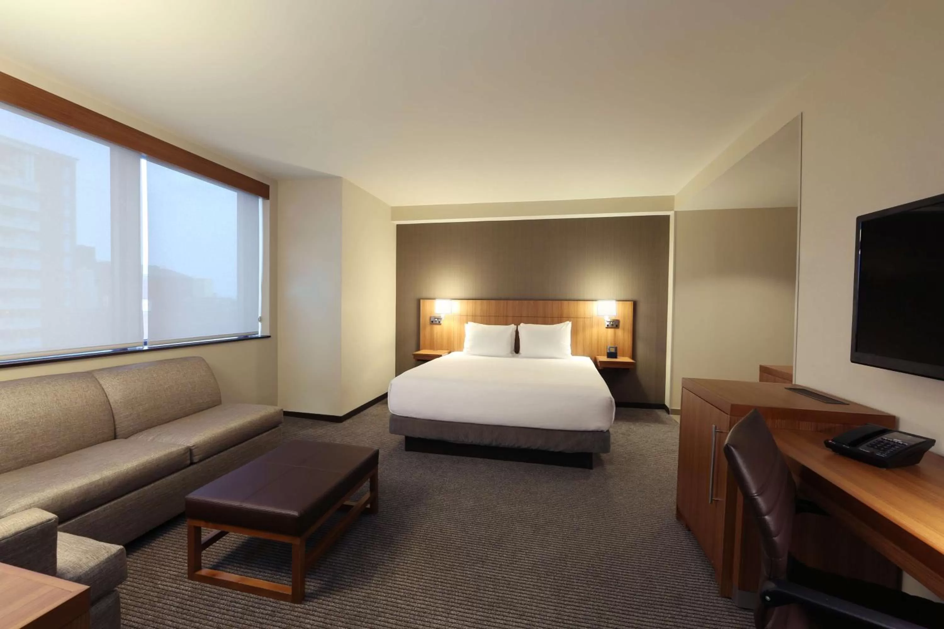Photo of the whole room, Bed in Hyatt Place Flushing/LGA Airport