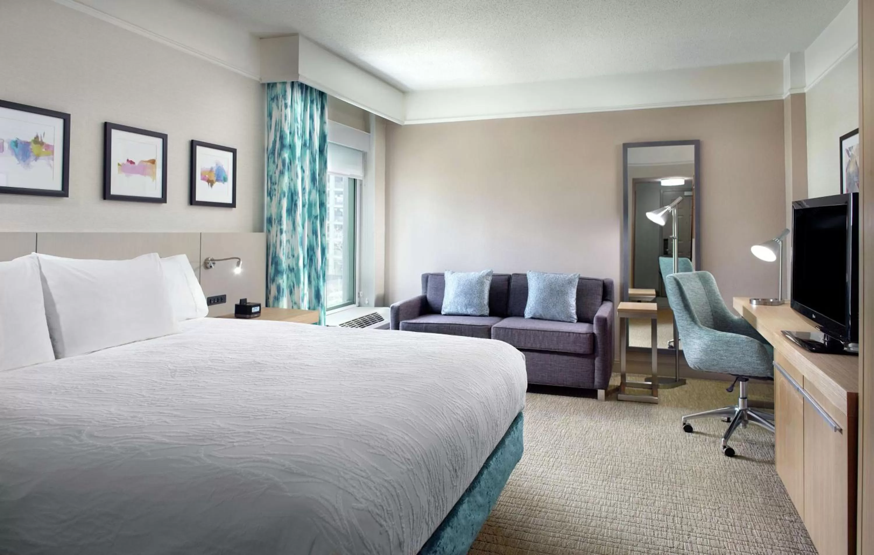 Bedroom, Bed in Hilton Garden Inn Atlanta-Buckhead