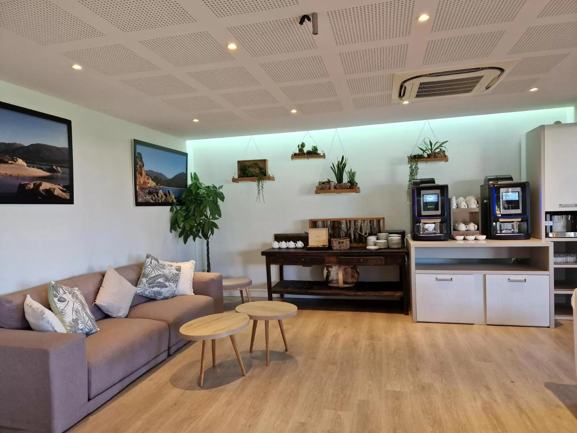 Buffet breakfast in Hotel Bartaccia