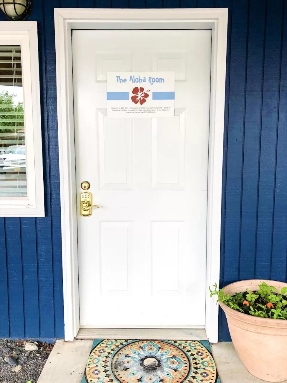 Facade/entrance in Sea Treasures Inn