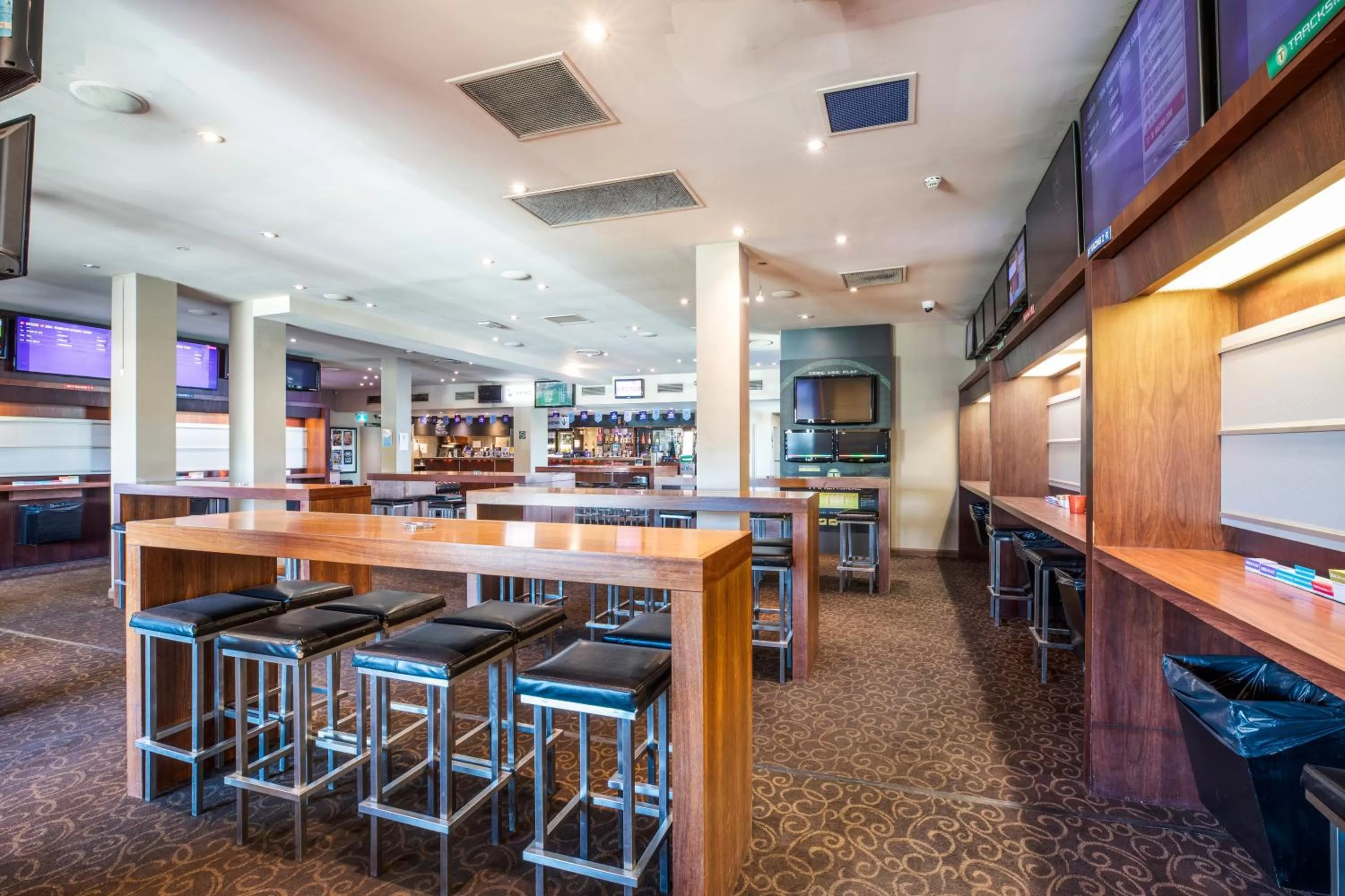 Lounge or bar in Nightcap at Pritchards Hotel