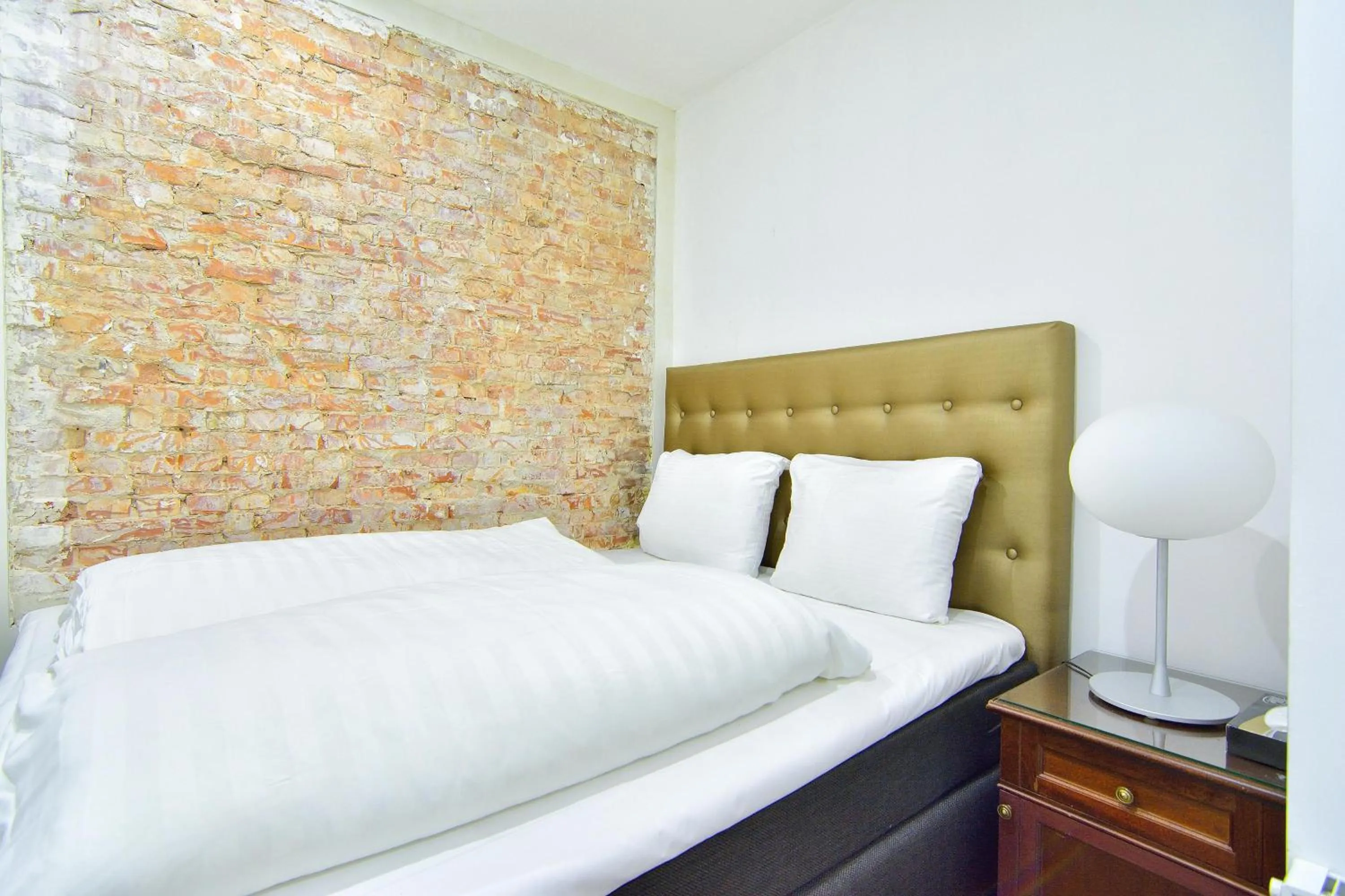 Bedroom, Bed in Hotel La Belle Vue