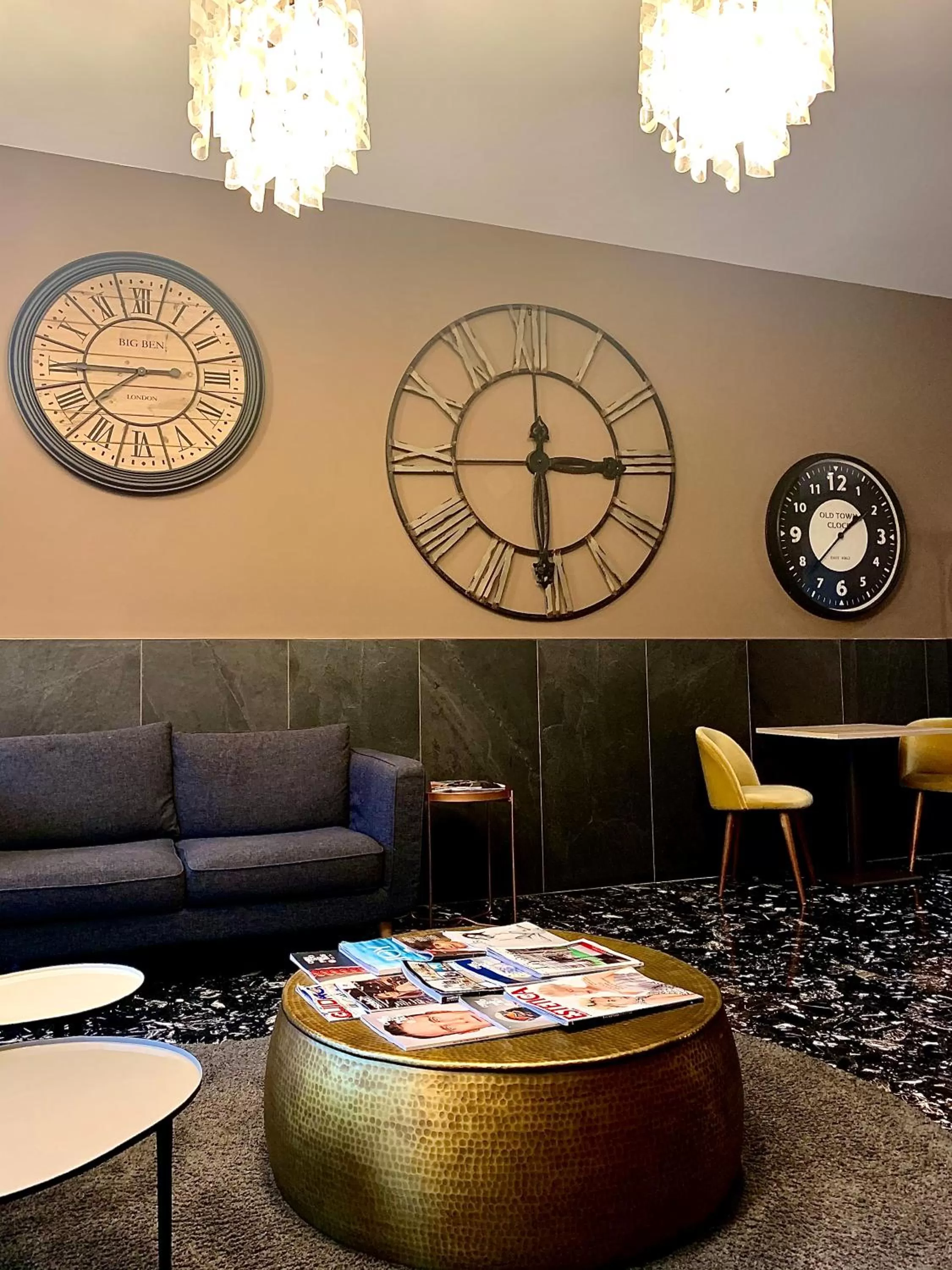 Seating area in Hotel Ariston