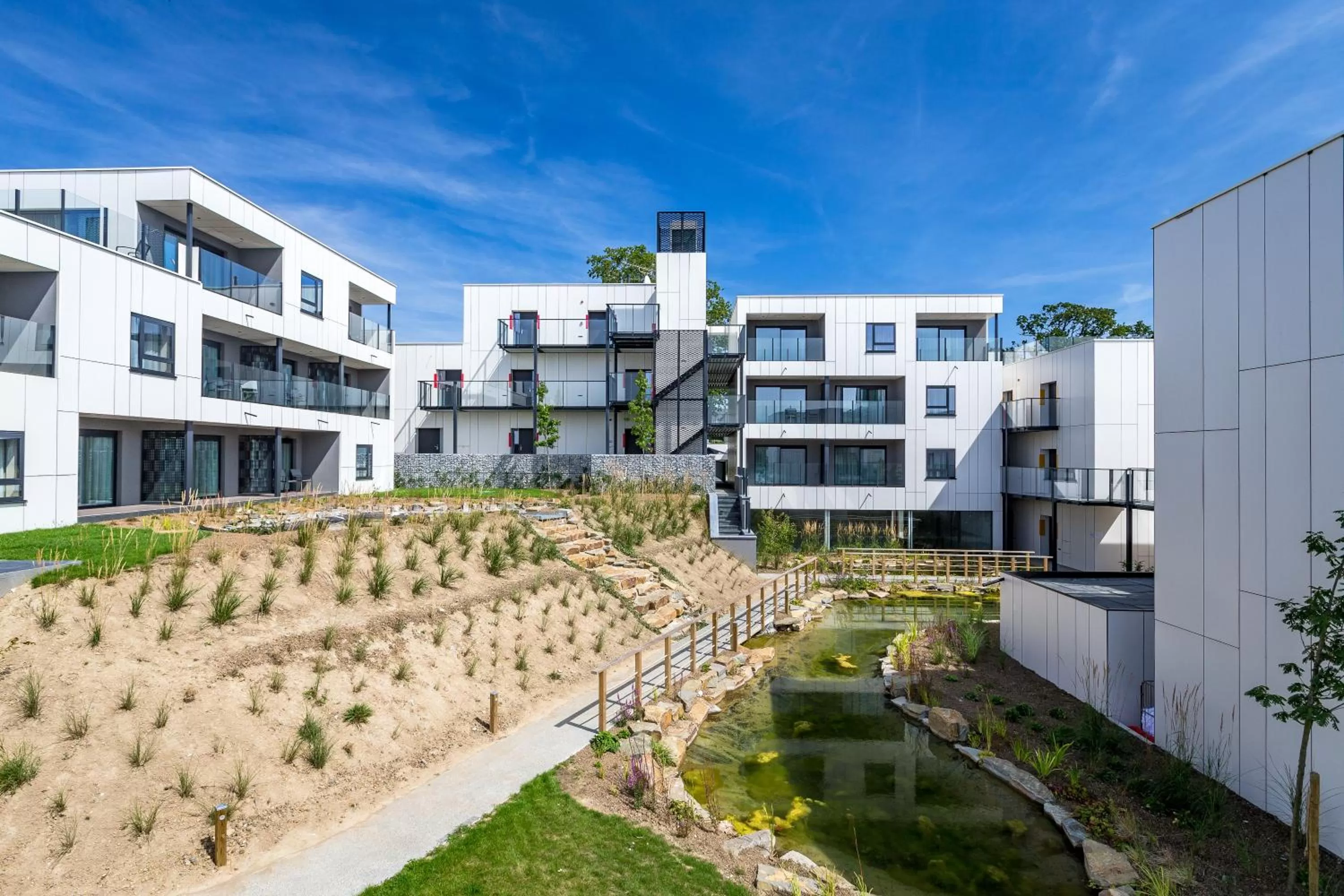 Property building in Golden Lakes Hotel