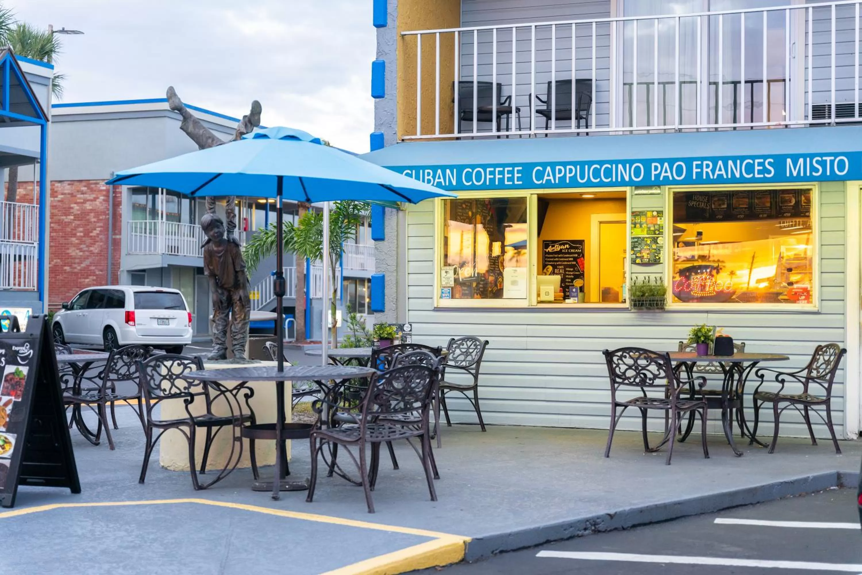 Restaurant/places to eat in Celebration Suites