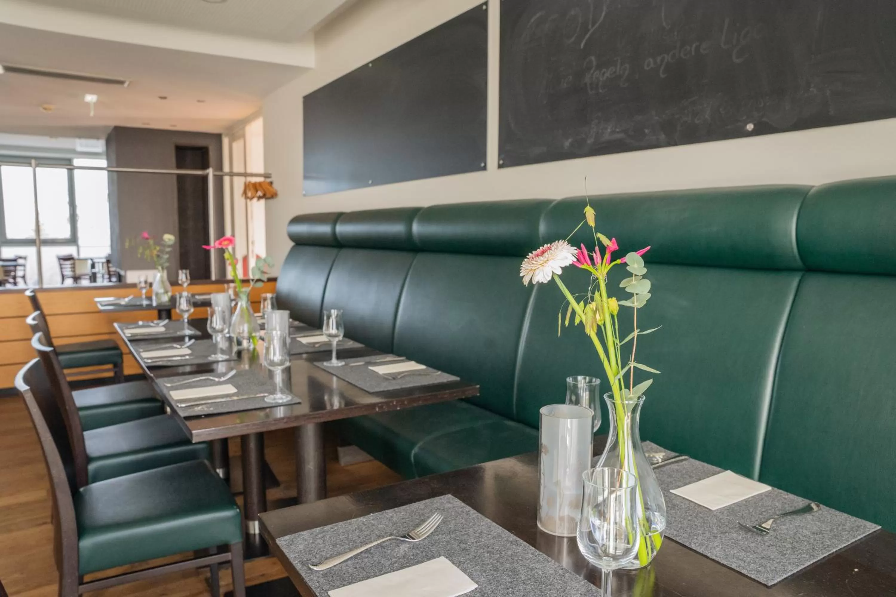 Restaurant/places to eat in Astenturm Hotel