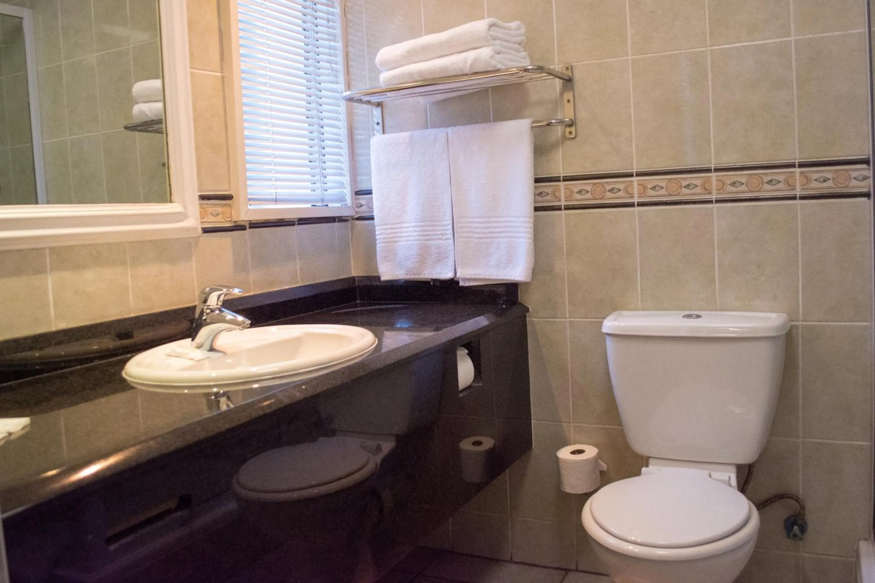 Bathroom in Premier Hotel The Richards