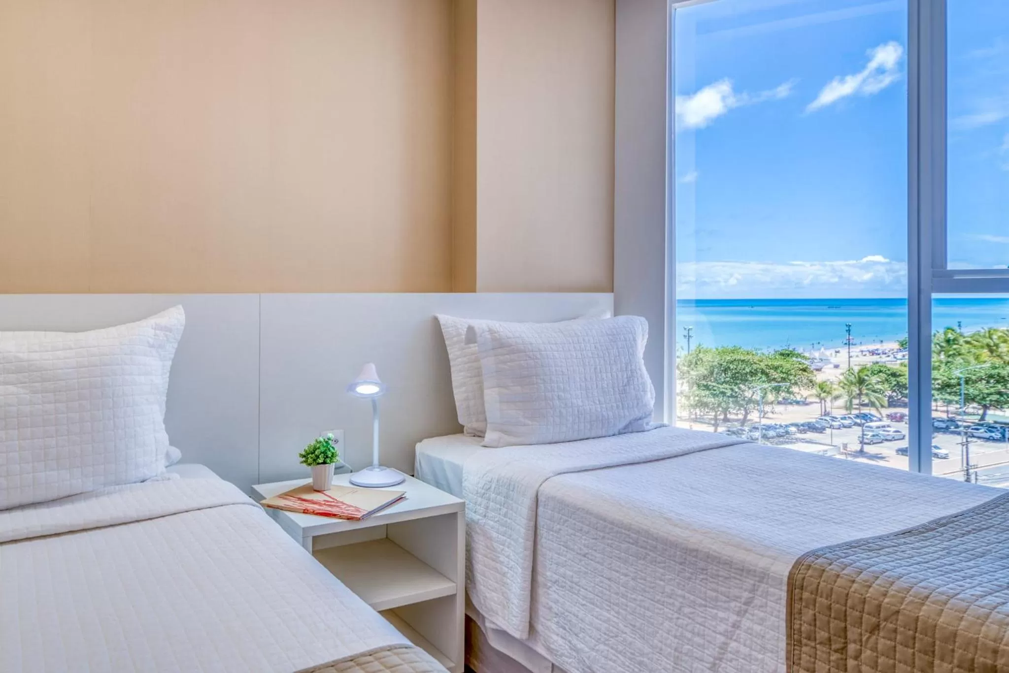 Premium Triple with Side Sea View (3 Single Beds) in Hotel Brisa Suites